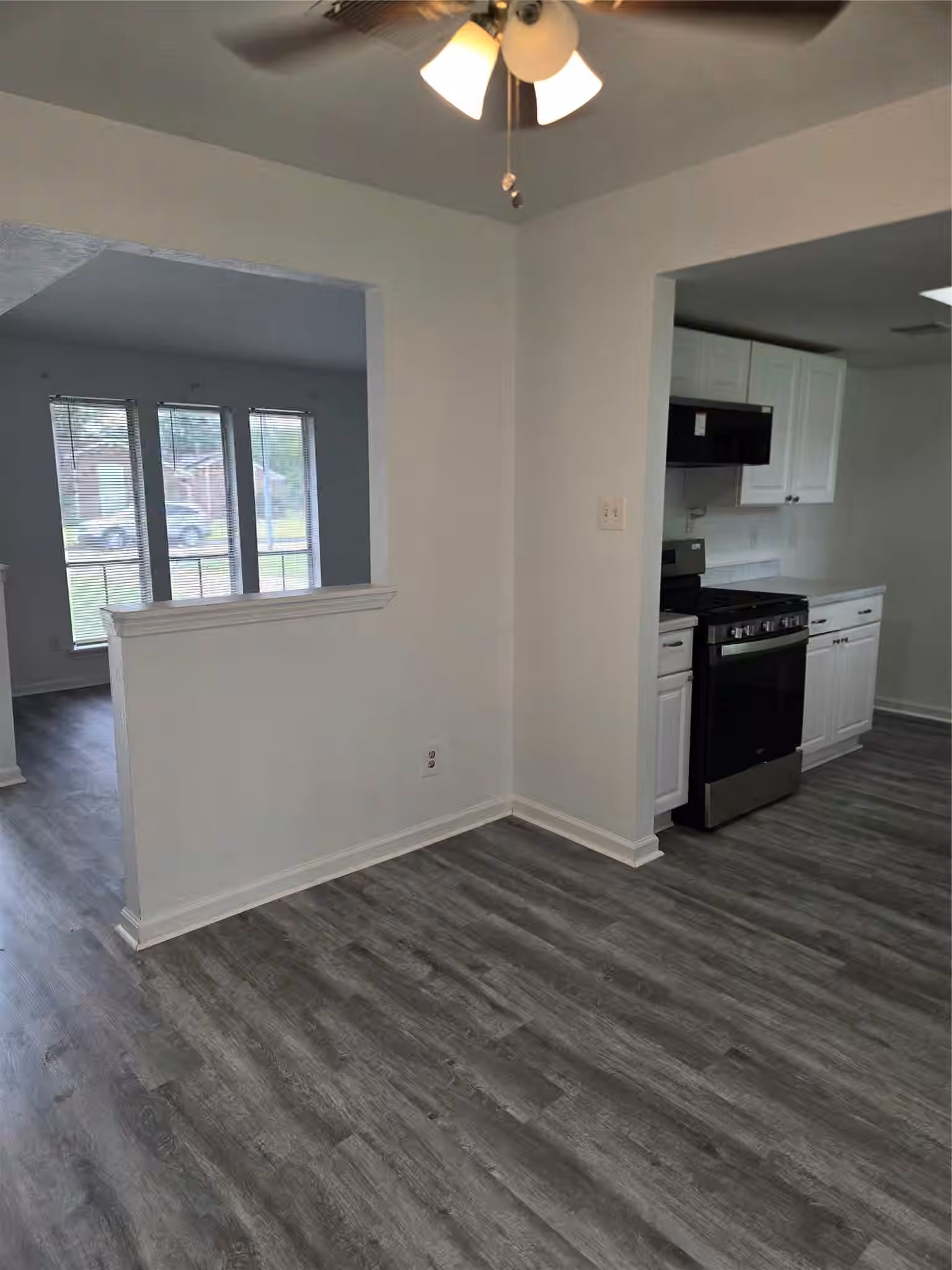 Photo 7 of 7119 Pittswood Lane, Houston, TX