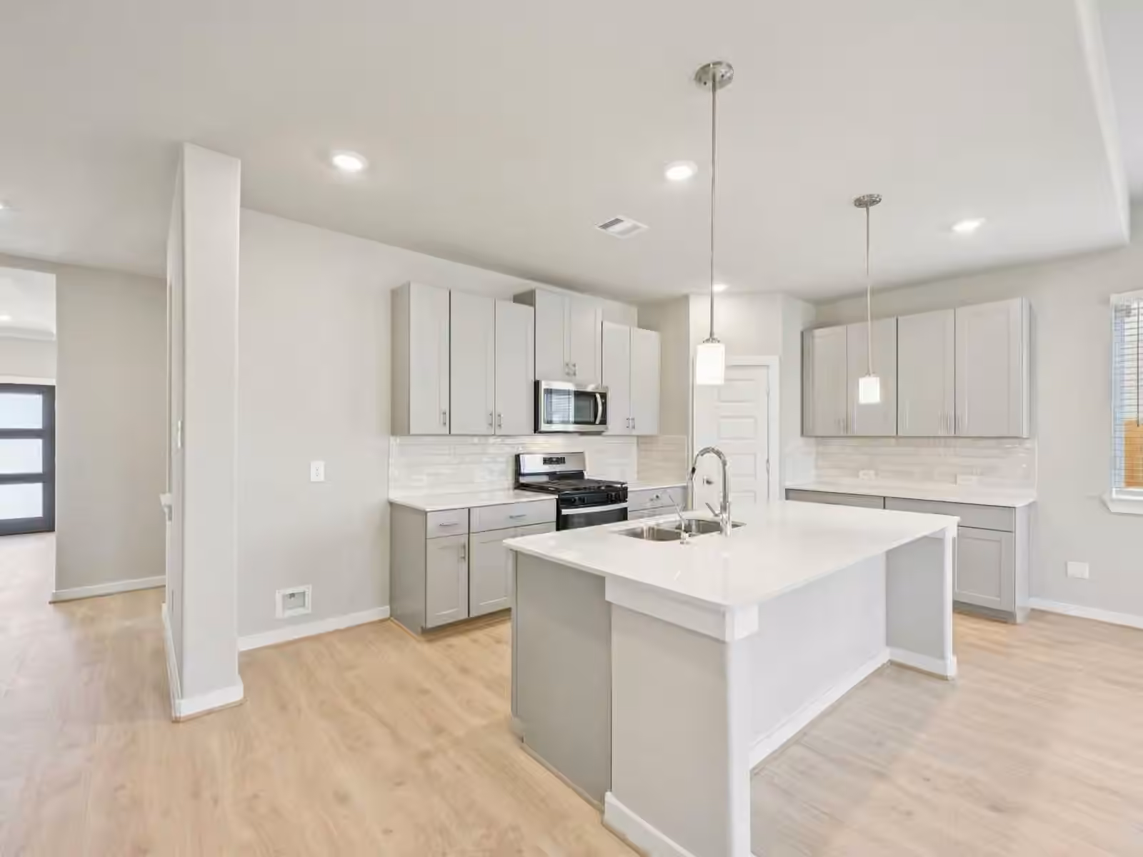 Photo 2 of 5244 Redbud Valley Drive, Pearland, TX