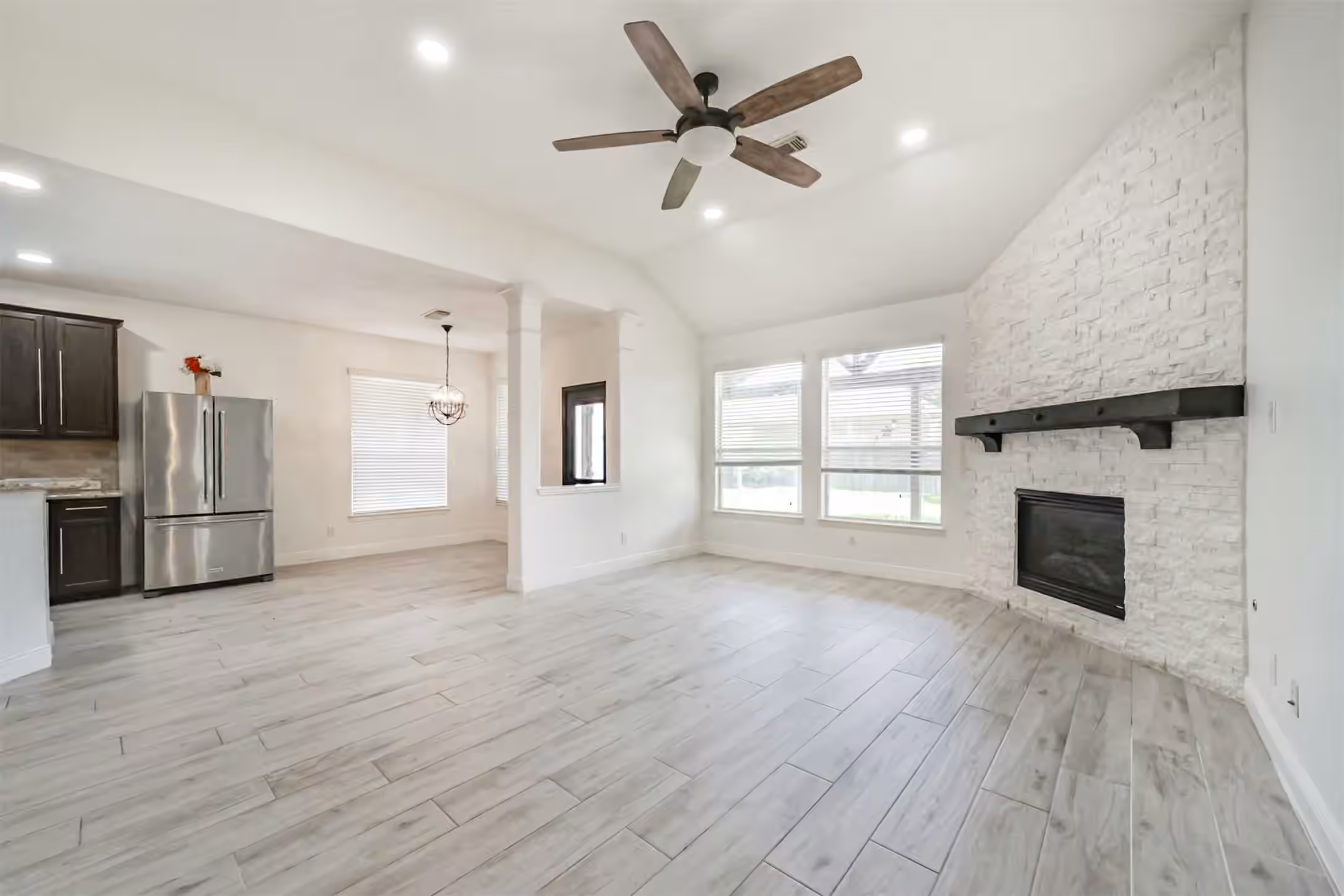 Photo 7 of 8330 Kerrington Glen Drive, Cypress, TX