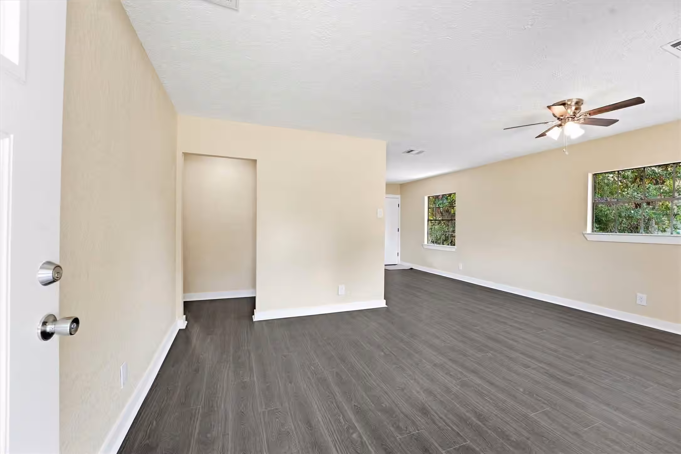 Photo 4 of 7038 Gillen Street, Hockley, TX