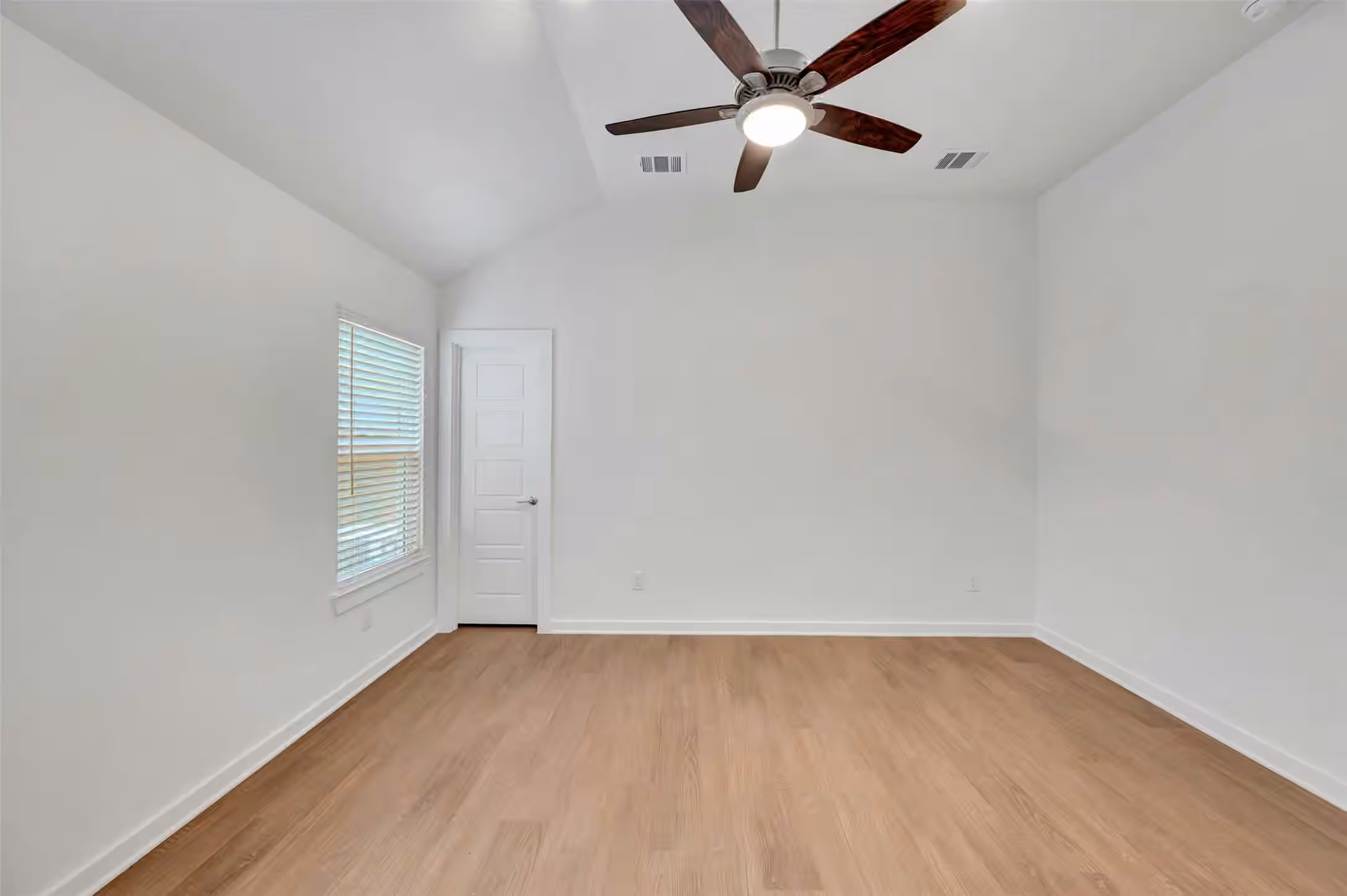 Photo 7 of 32551 Summer Vista Lane, Fulshear, TX