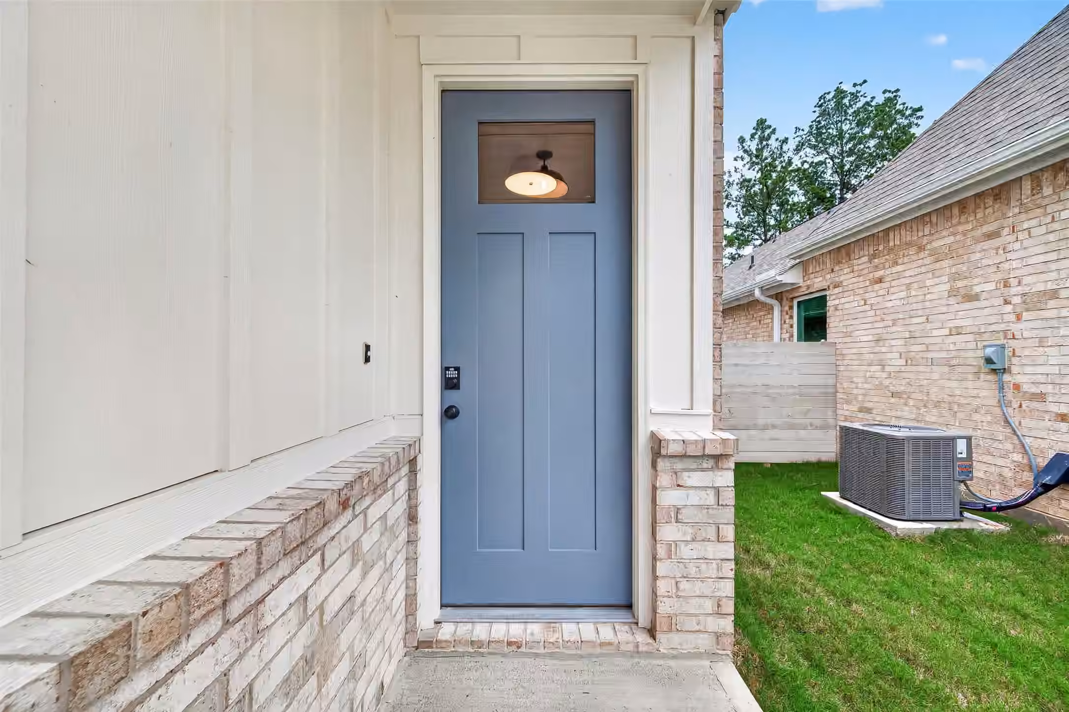 Photo 4 of 11227 Moccasin Drive, Montgomery, TX