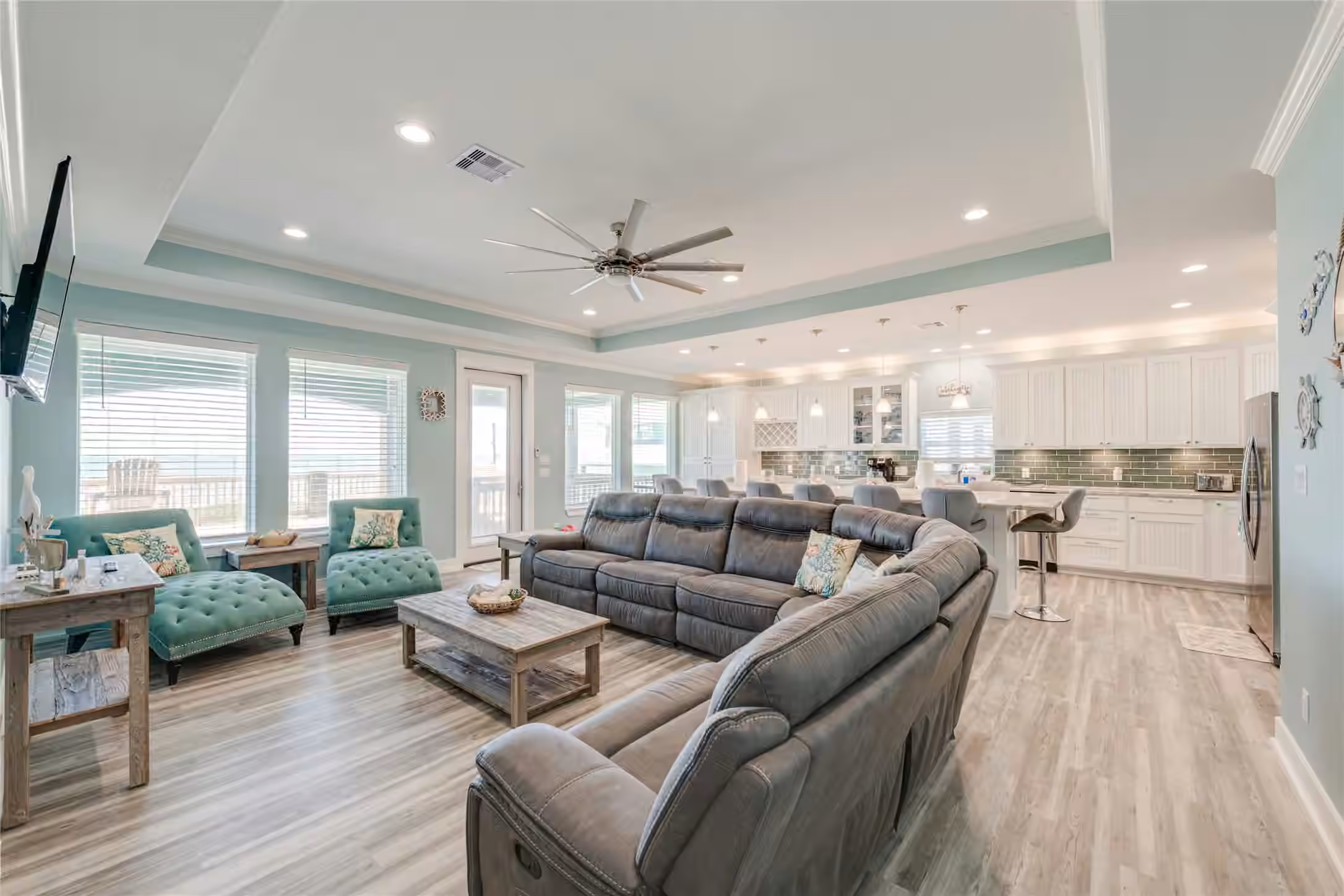 Photo 7 of 1960 Avenue I, Crystal Beach, TX