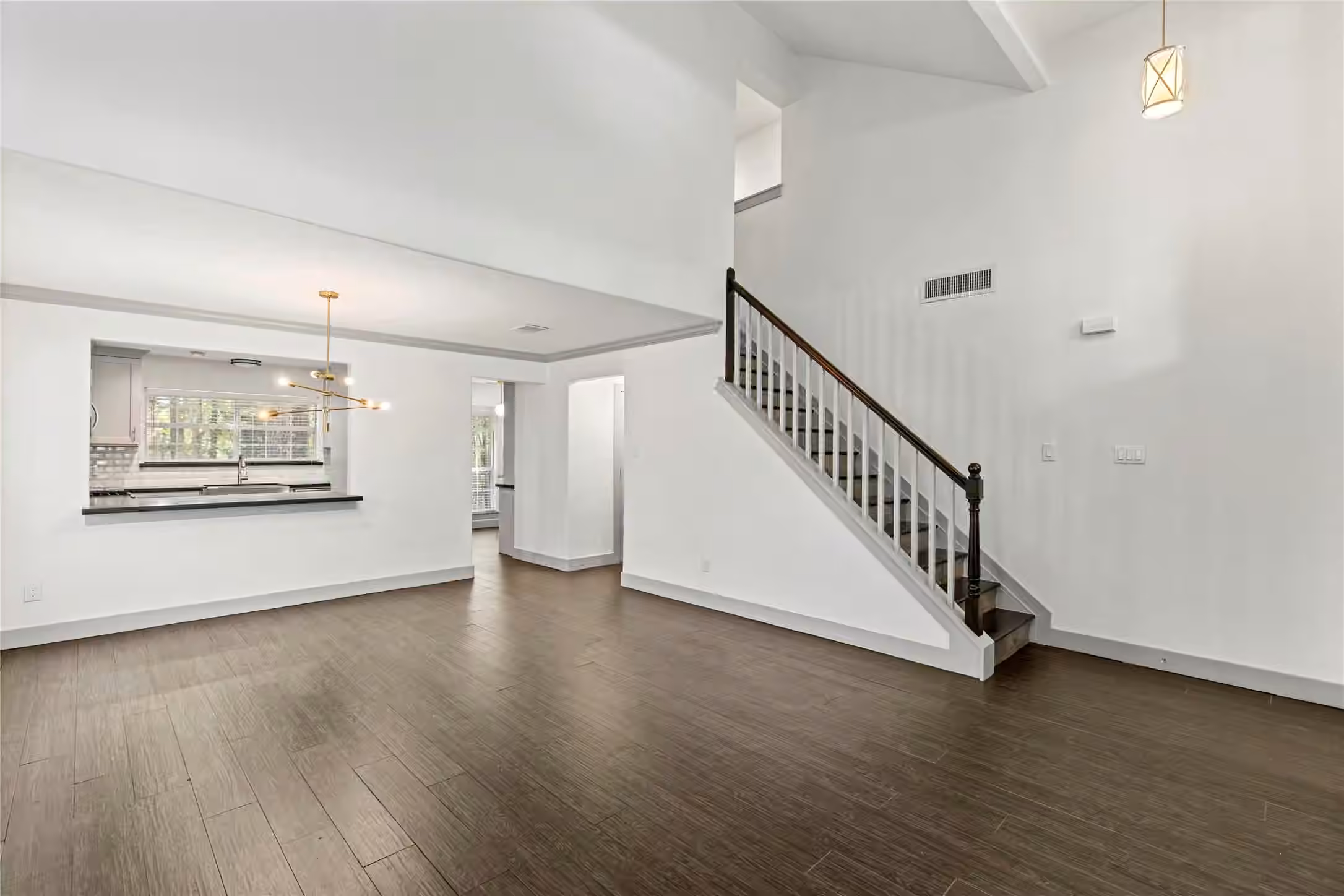 Photo 3 of 39 W Tallowberry Drive, The Woodlands, TX