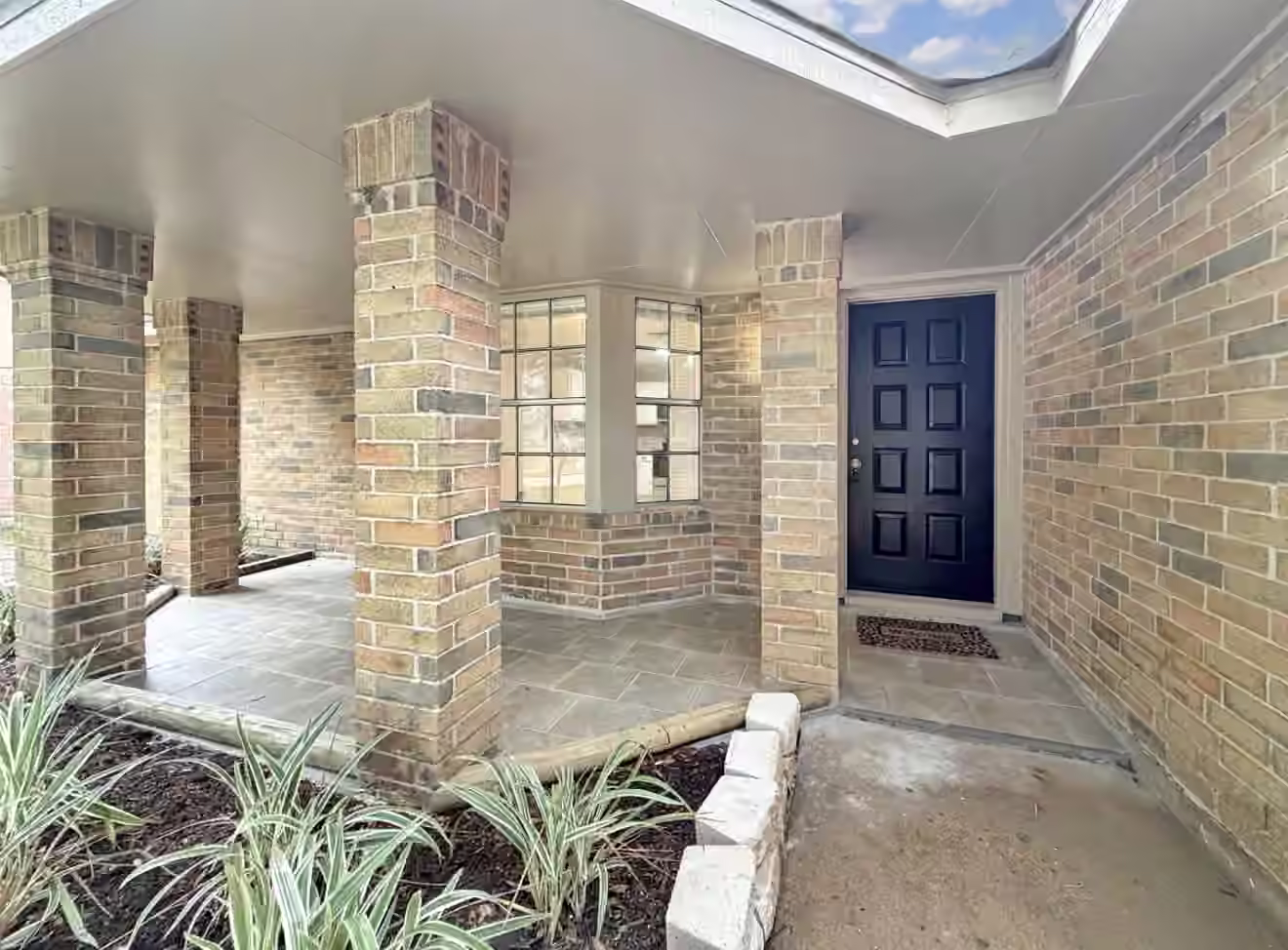 Photo 3 of 6535 Bellfield Manor Lane, Houston, TX