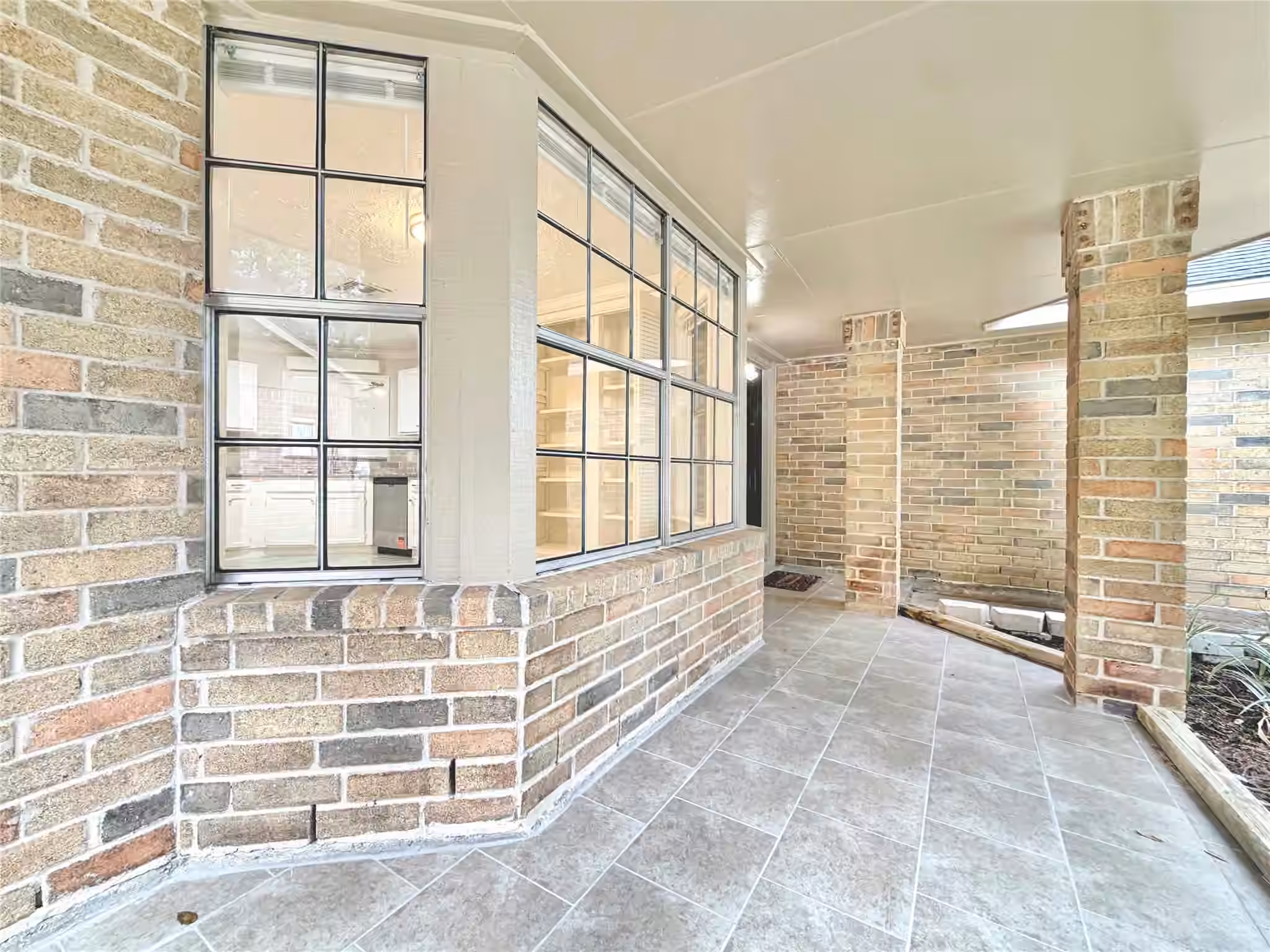 Photo 4 of 6535 Bellfield Manor Lane, Houston, TX
