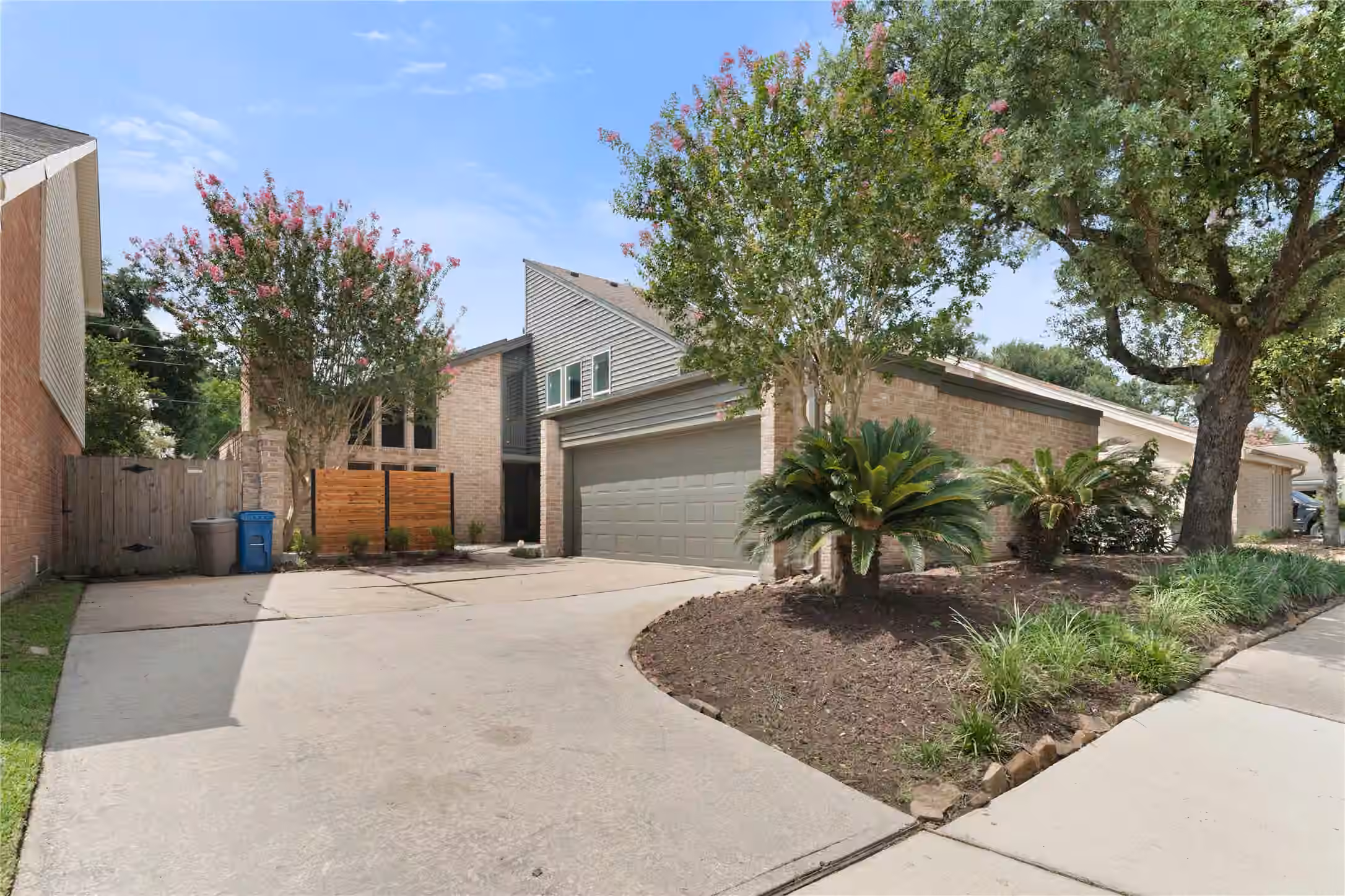 Photo 2 of 12223 Gladewick Drive, Houston, TX