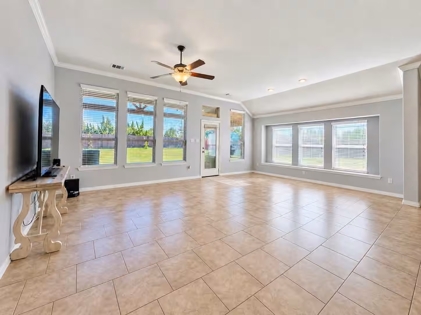 Photo 5 of 18302 Rowand Path, Richmond, TX