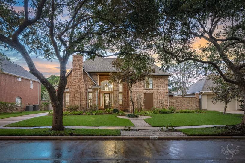 Photo of 3722 Springhill Ln, Sugar Land, TX 77479