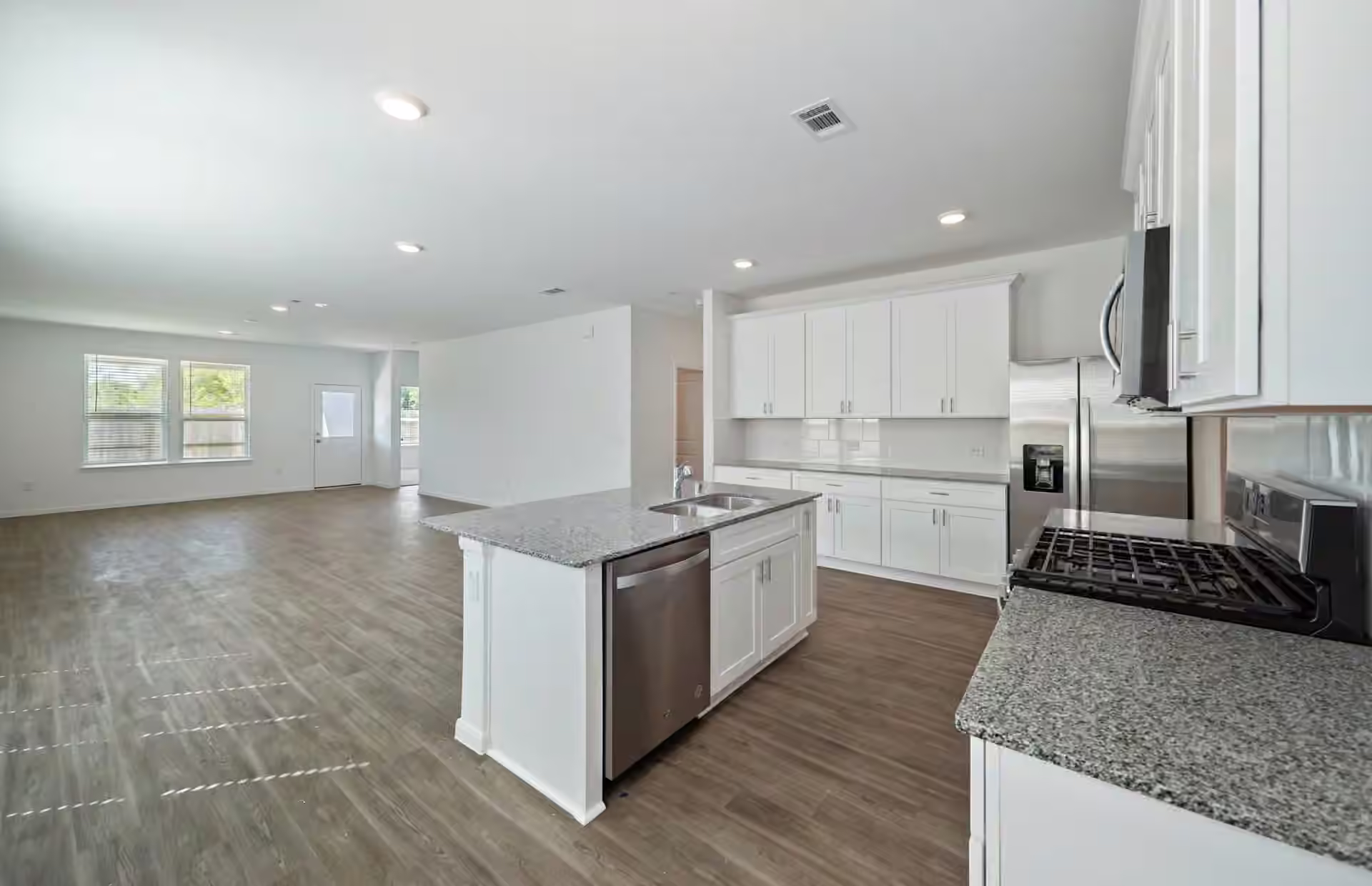 Photo of 330 Smugglers Bay Lane, Crosby, TX 77532