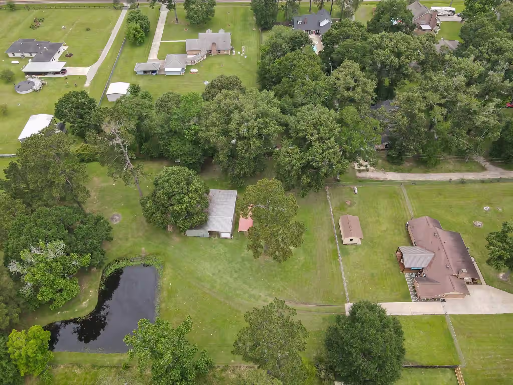 Photo 6 of 811 County Road 2267, Cleveland, TX