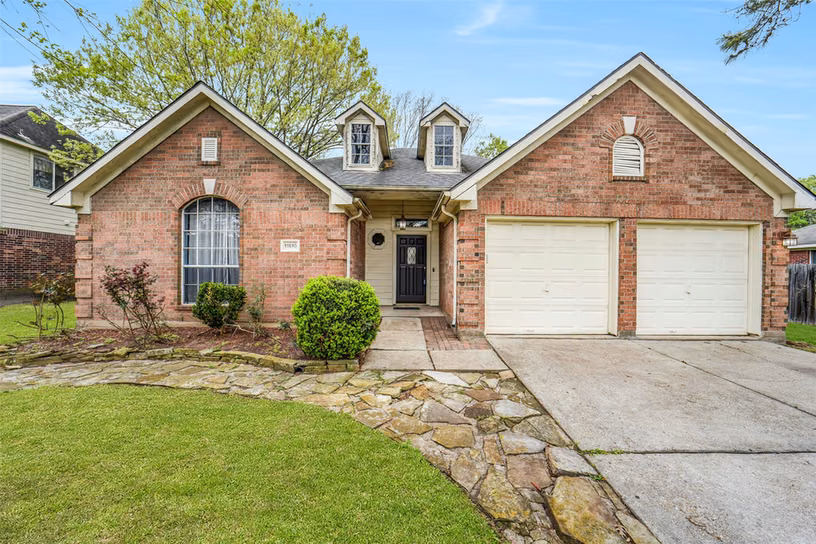 Photo of 11610 Oak Lake Park Drive, Sugar Land, TX 77498