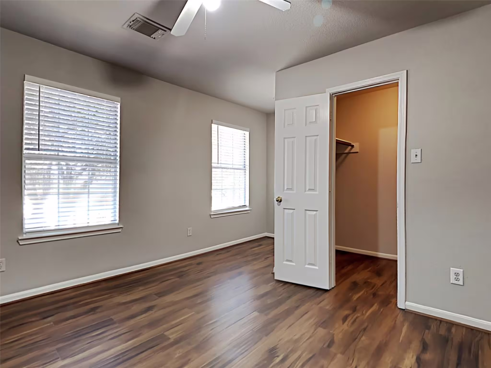 Photo 5 of 3523 Morning Cove Lane, Katy, TX