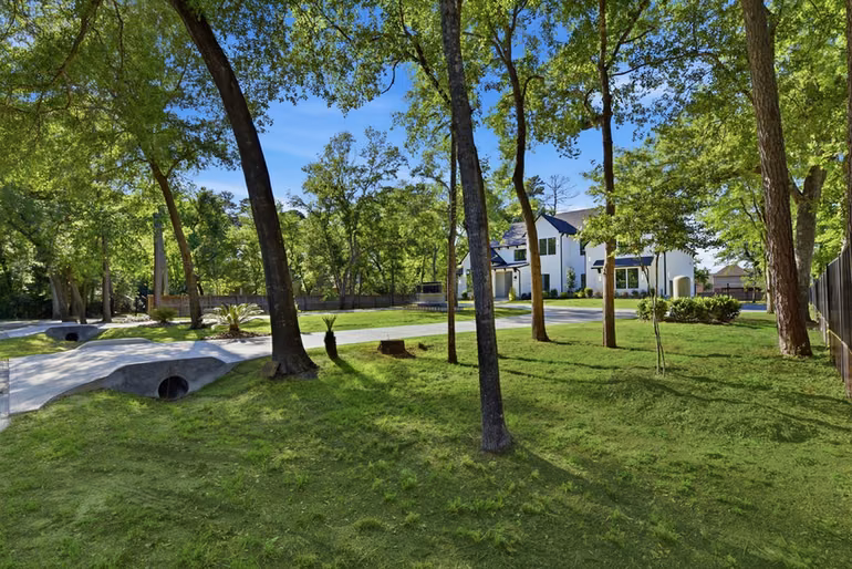 Photo 7 of 6112 Cypresswood Drive, Spring, TX