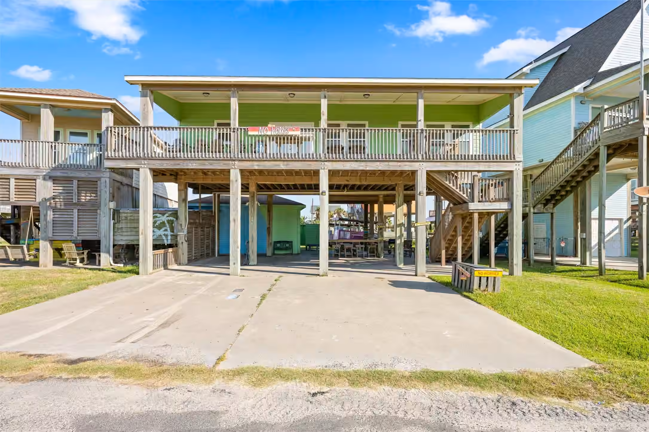 Photo 2 of 846 S Crystal Beach Road, Crystal Beach, TX