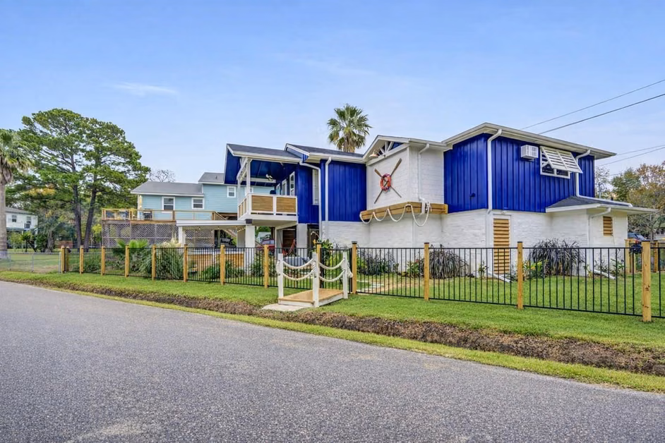 Photo 2 of 2108 Knollwood Street, Kemah, TX