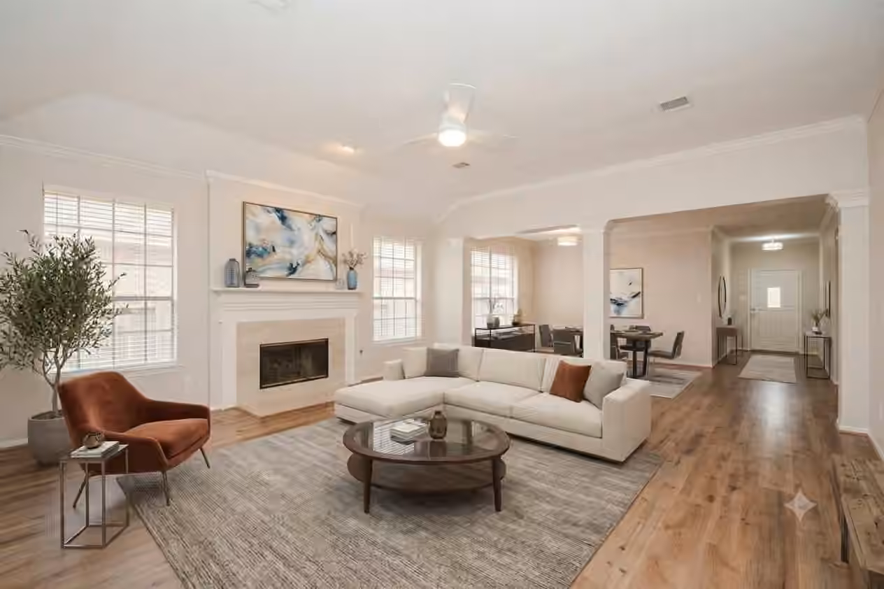 Photo 3 of 10 Heathstone Place, The Woodlands, TX