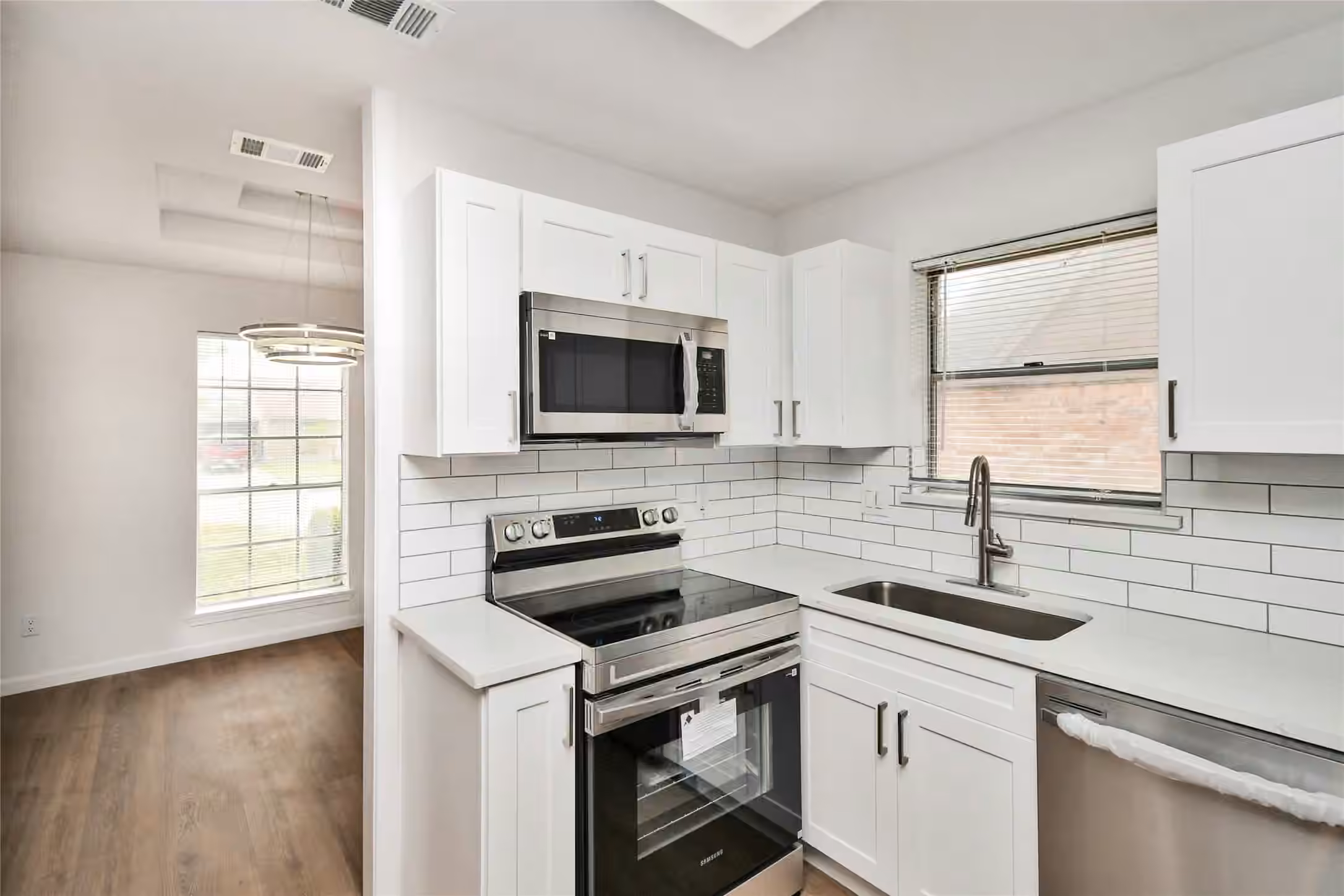 Photo 4 of 12110 Kirkholm Drive, Houston, TX