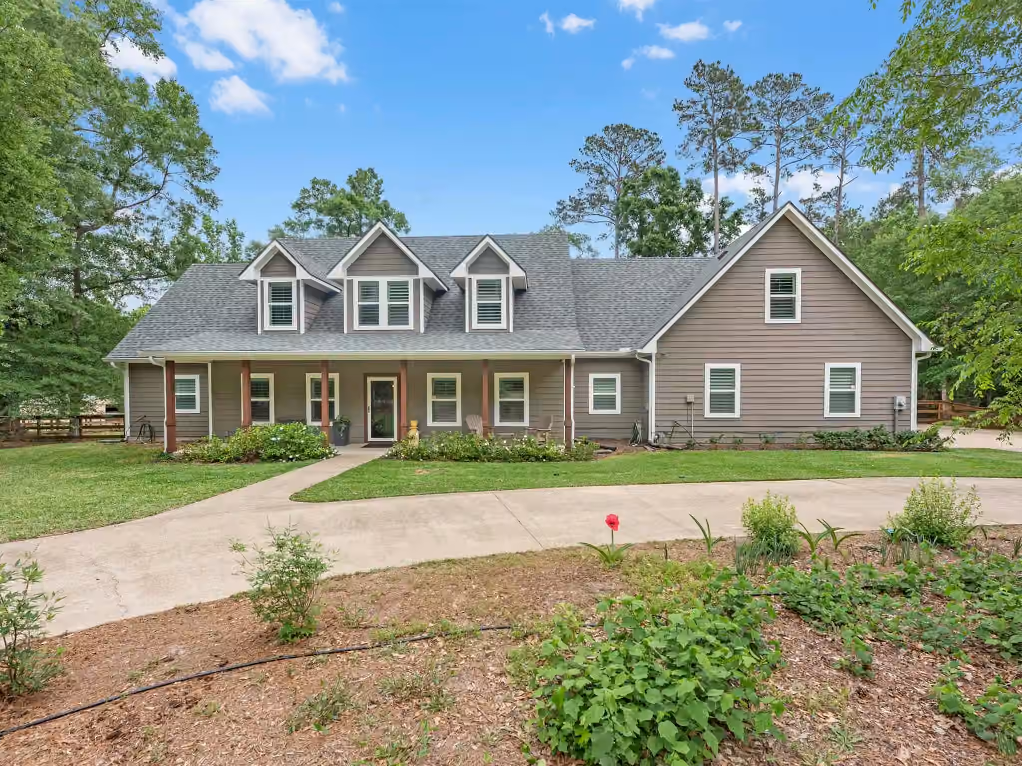 Photo 3 of 210 Creekside Drive, Magnolia, TX