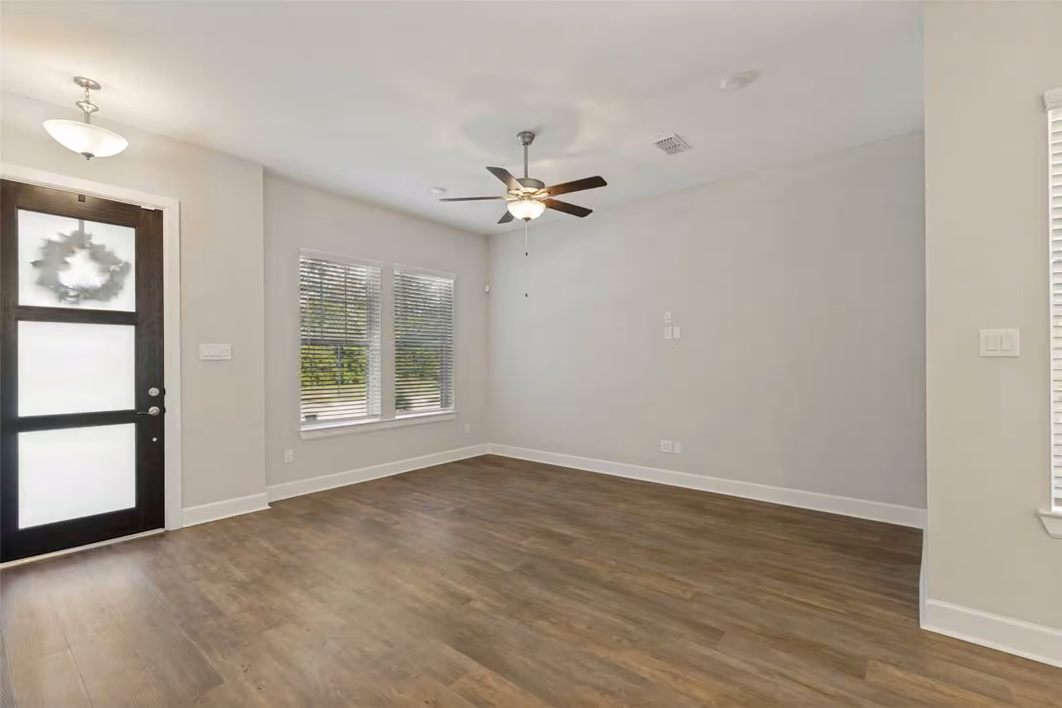 Photo 5 of 2135 Creekside Breeze Drive, Missouri City, TX