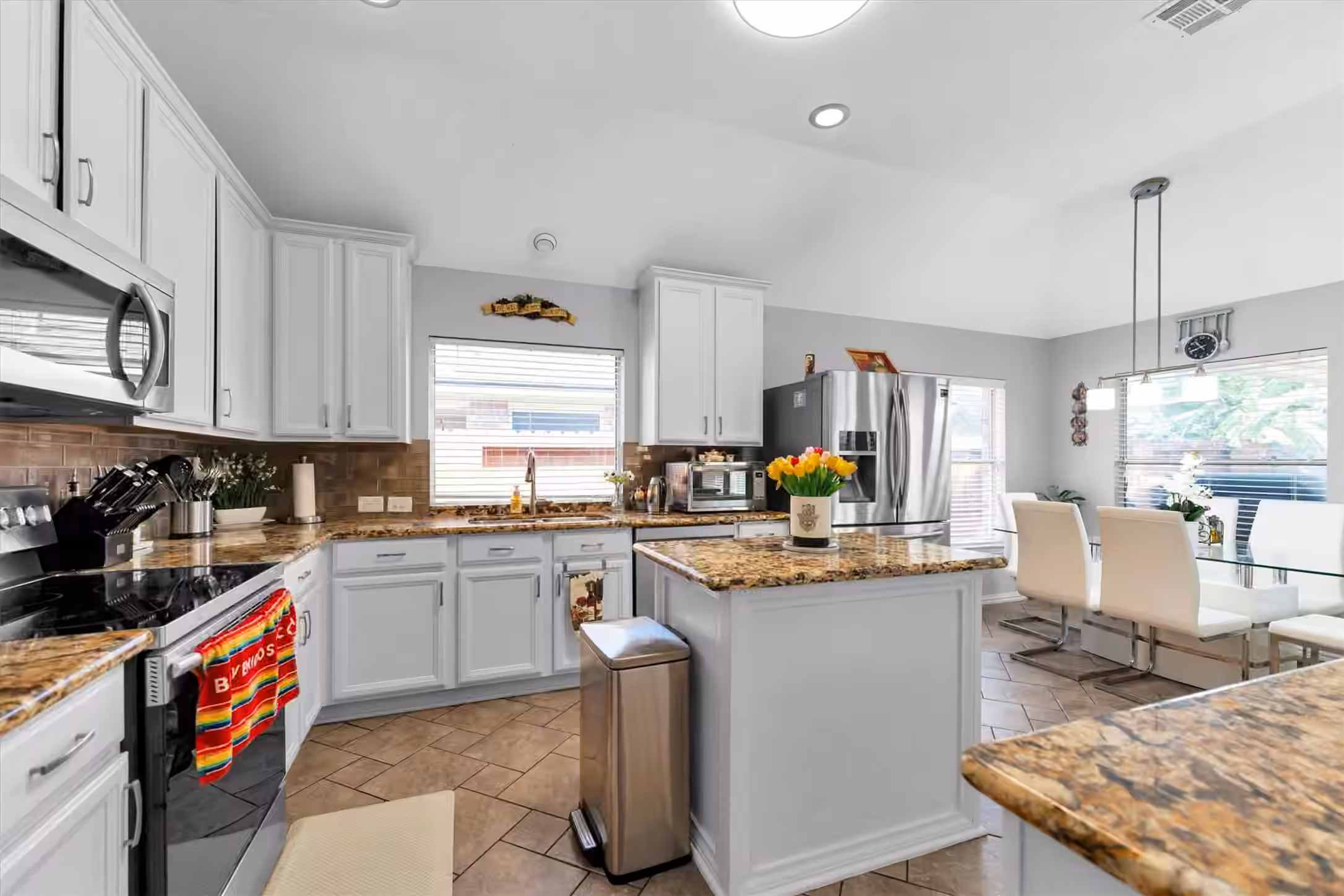 Photo 6 of 7318 Crestbury Lane, Cypress, TX