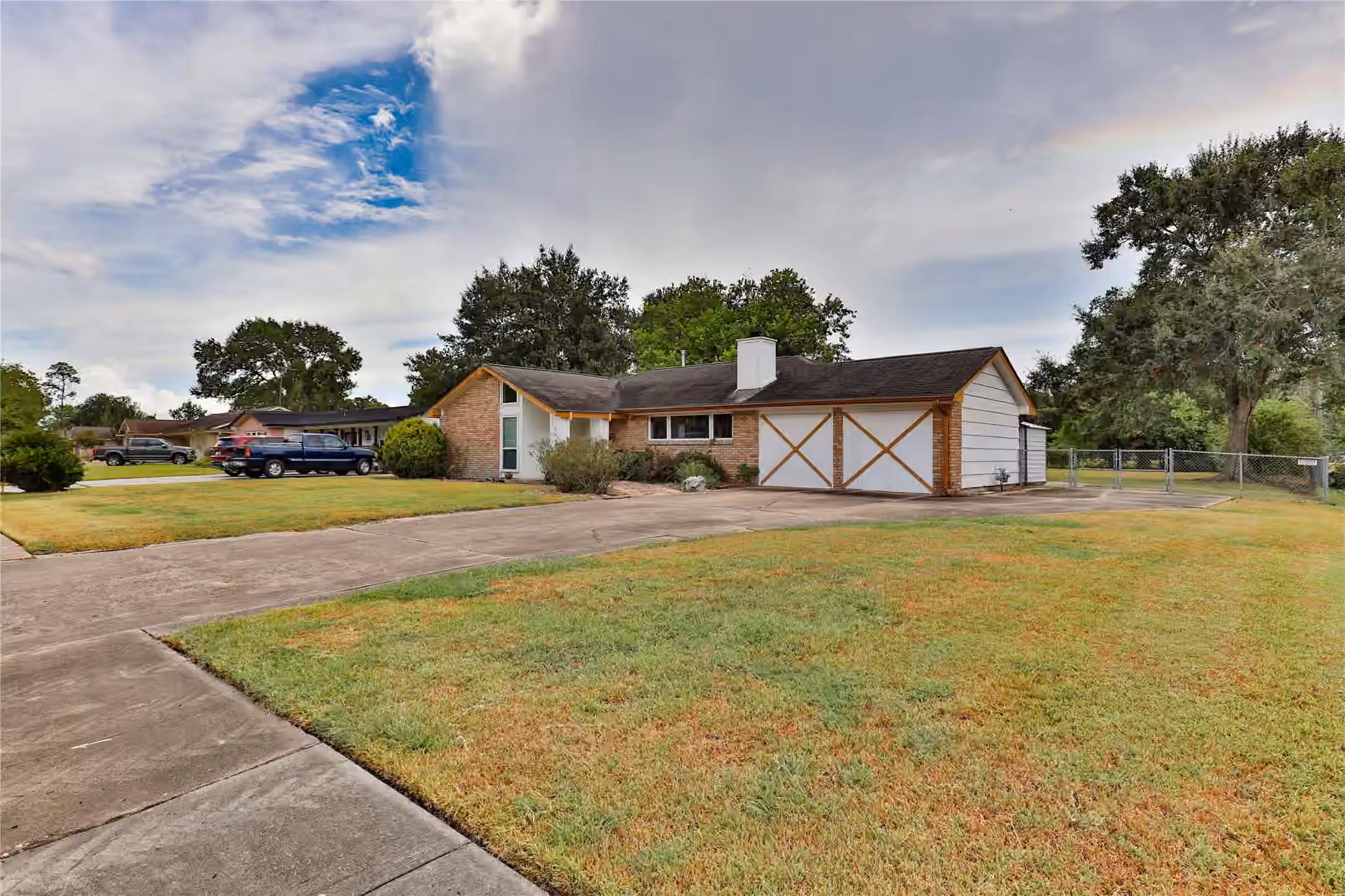 Photo 2 of 114 Persimmon Lane, Lake Jackson, TX