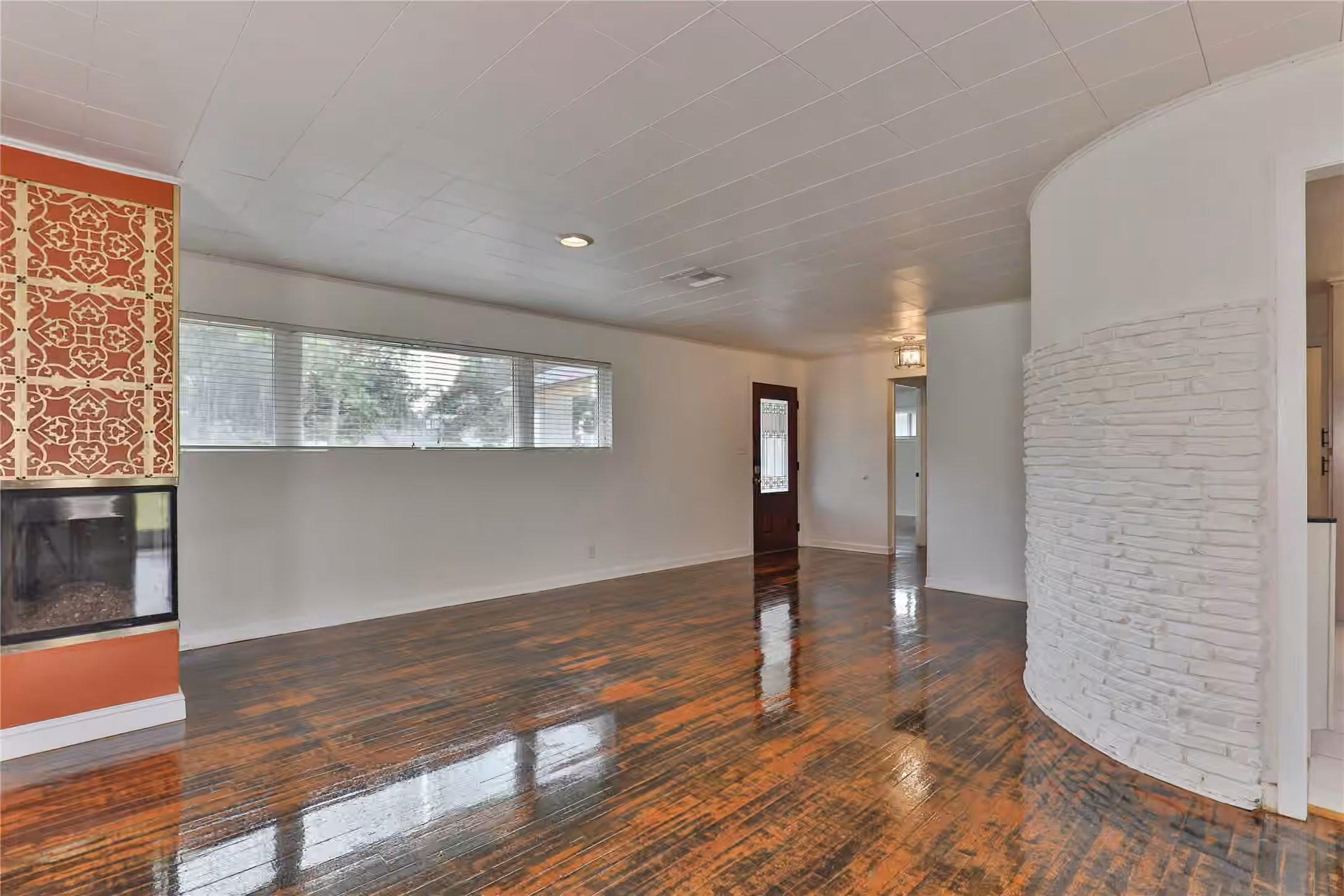 Photo 5 of 114 Persimmon Lane, Lake Jackson, TX