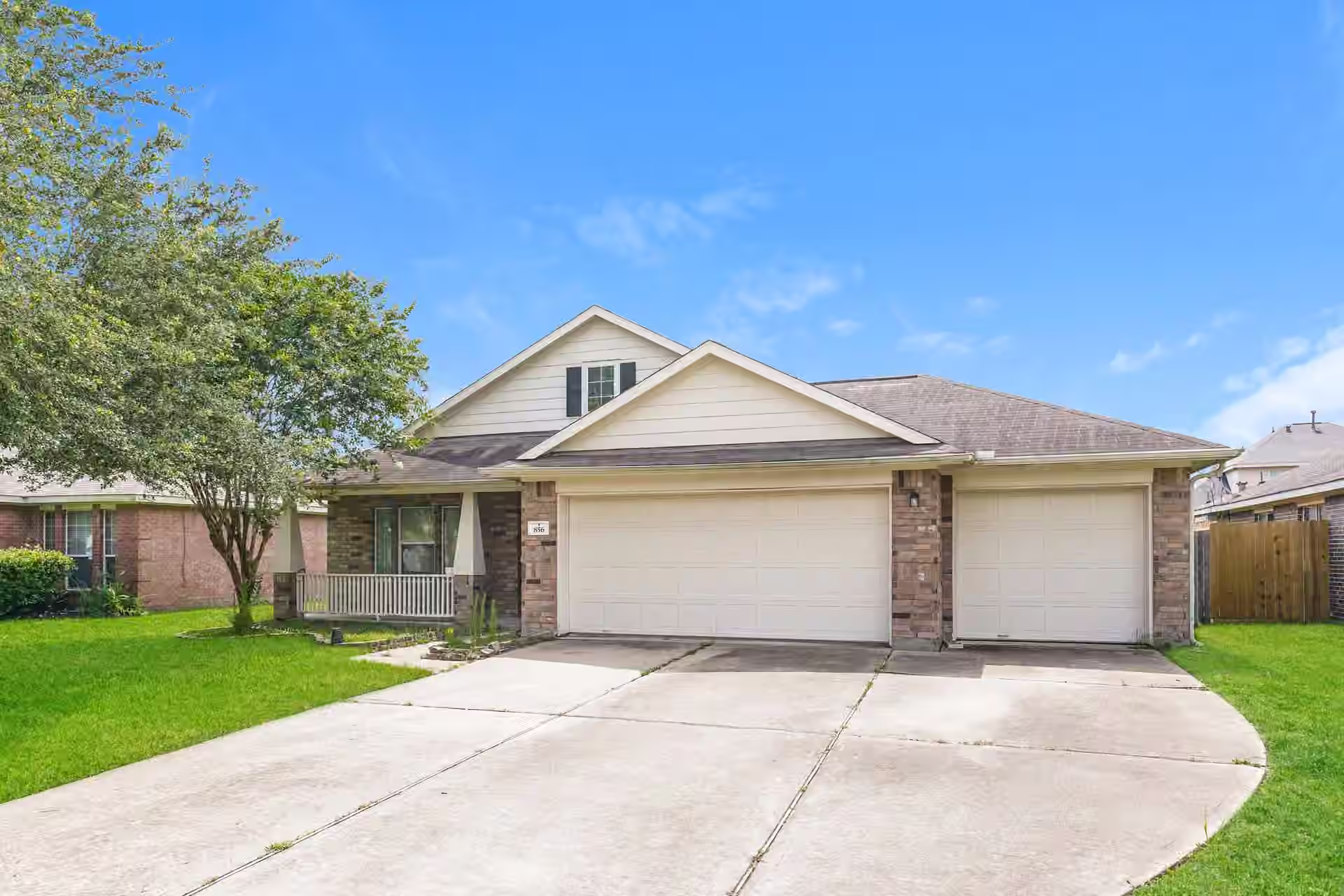 Photo 2 of 856 Grassy Knoll Trail, La Marque, TX