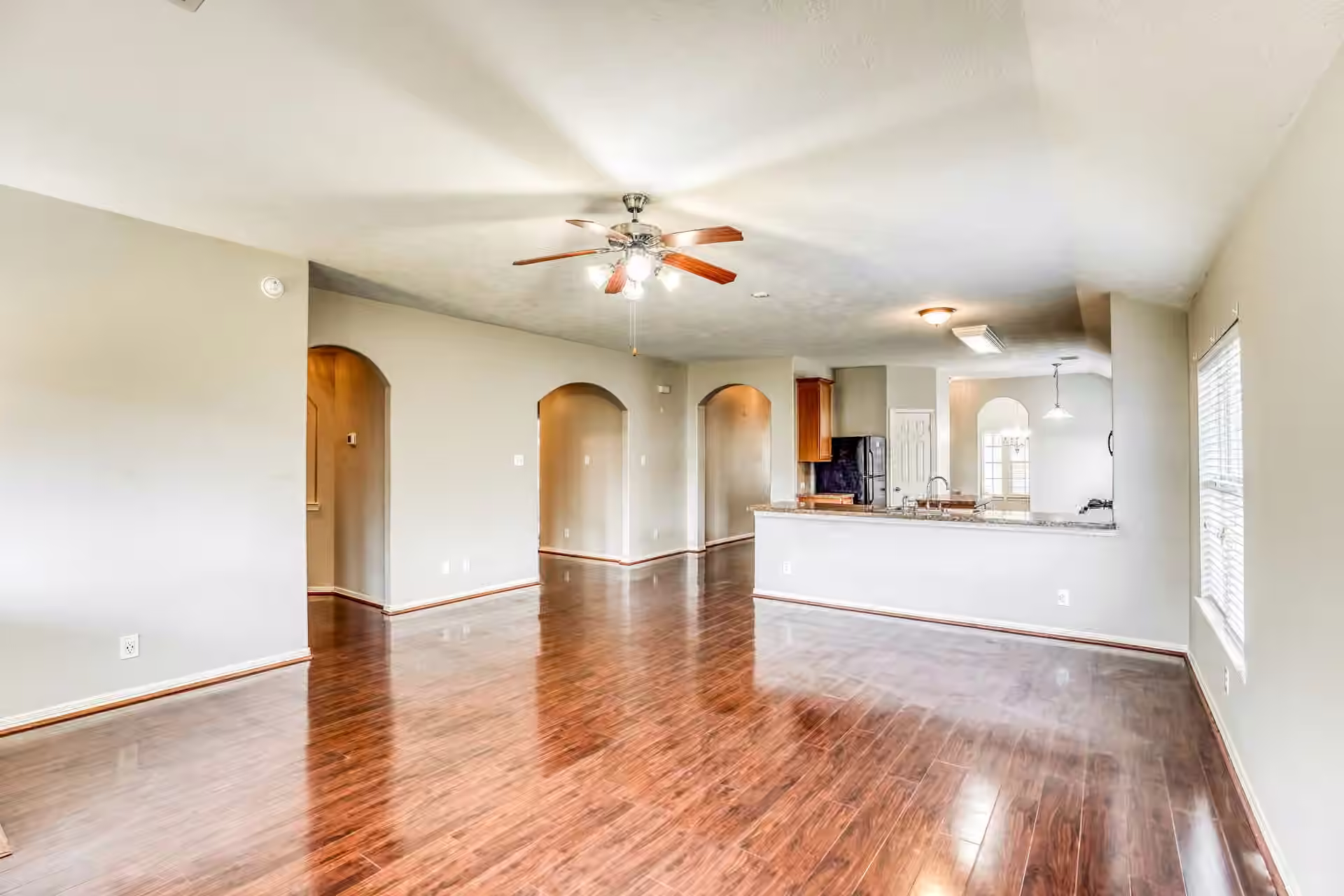 Photo 5 of 856 Grassy Knoll Trail, La Marque, TX