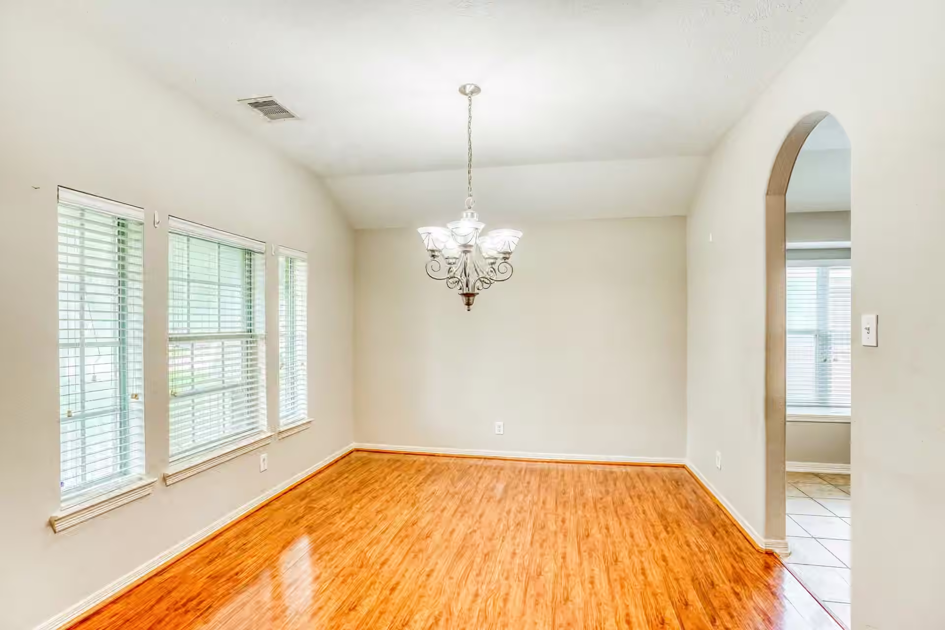 Photo 6 of 856 Grassy Knoll Trail, La Marque, TX