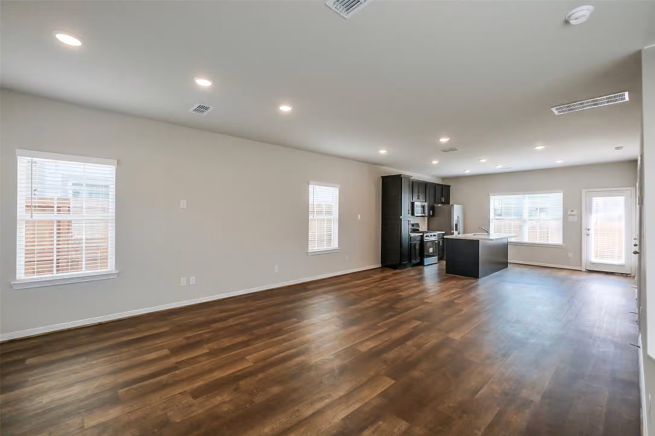 Photo 6 of 6411 Paris Street, Houston, TX