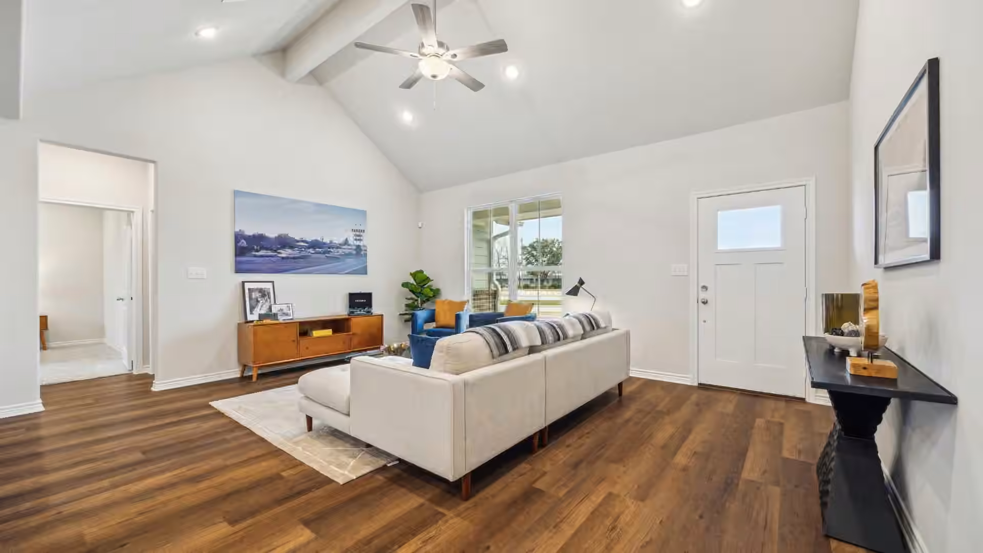 Photo 3 of 1016 Cottonwood Bend Lane, Waller, TX