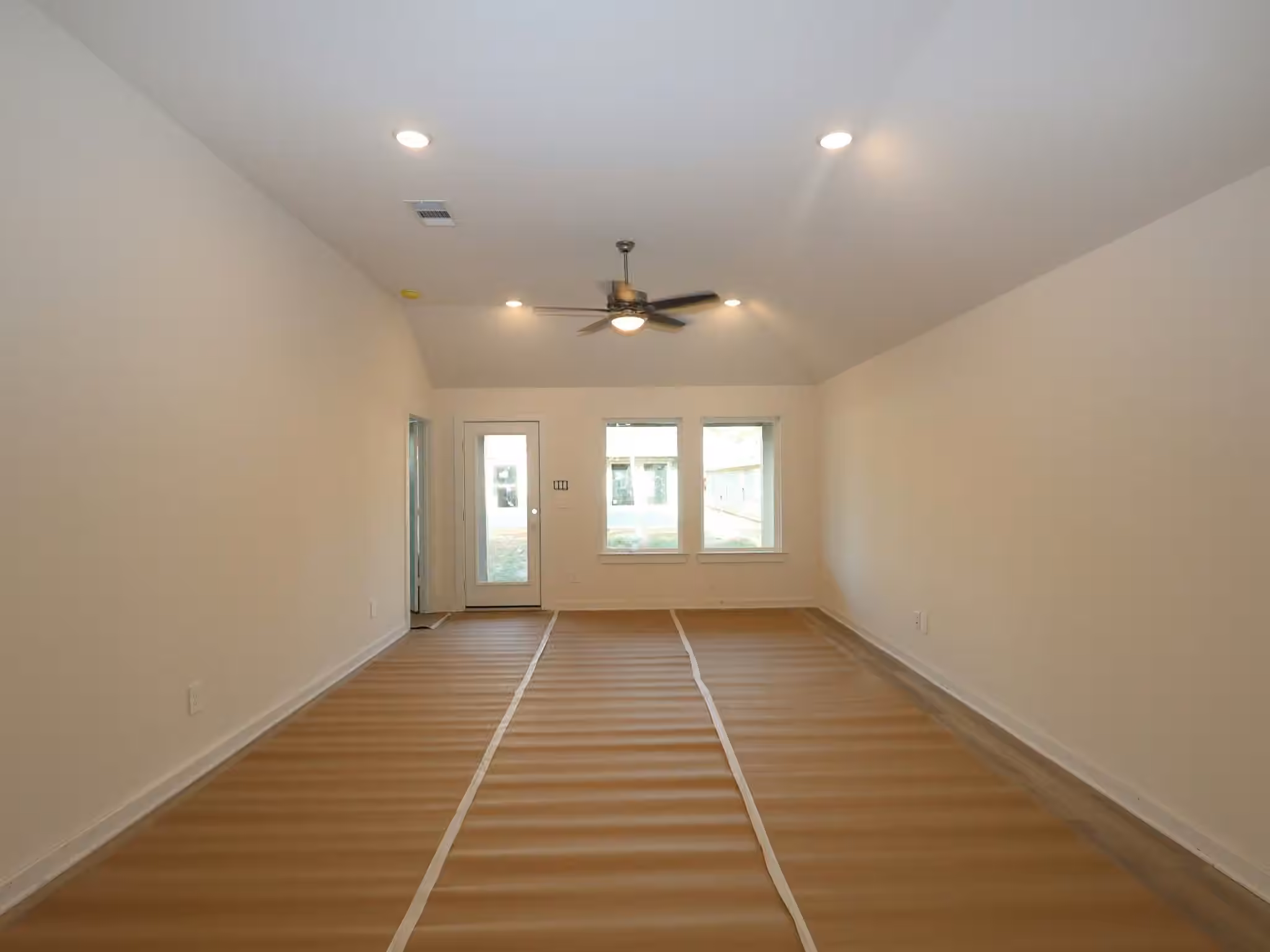 Photo 5 of 16731 Largetooth Aspen Lane, New Caney, TX
