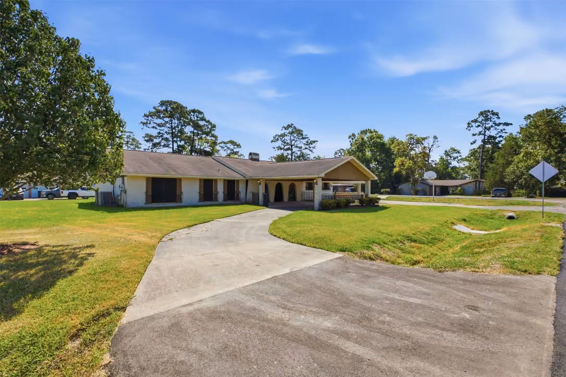 Photo 3 of 5902 McCullough Street, Baytown, TX