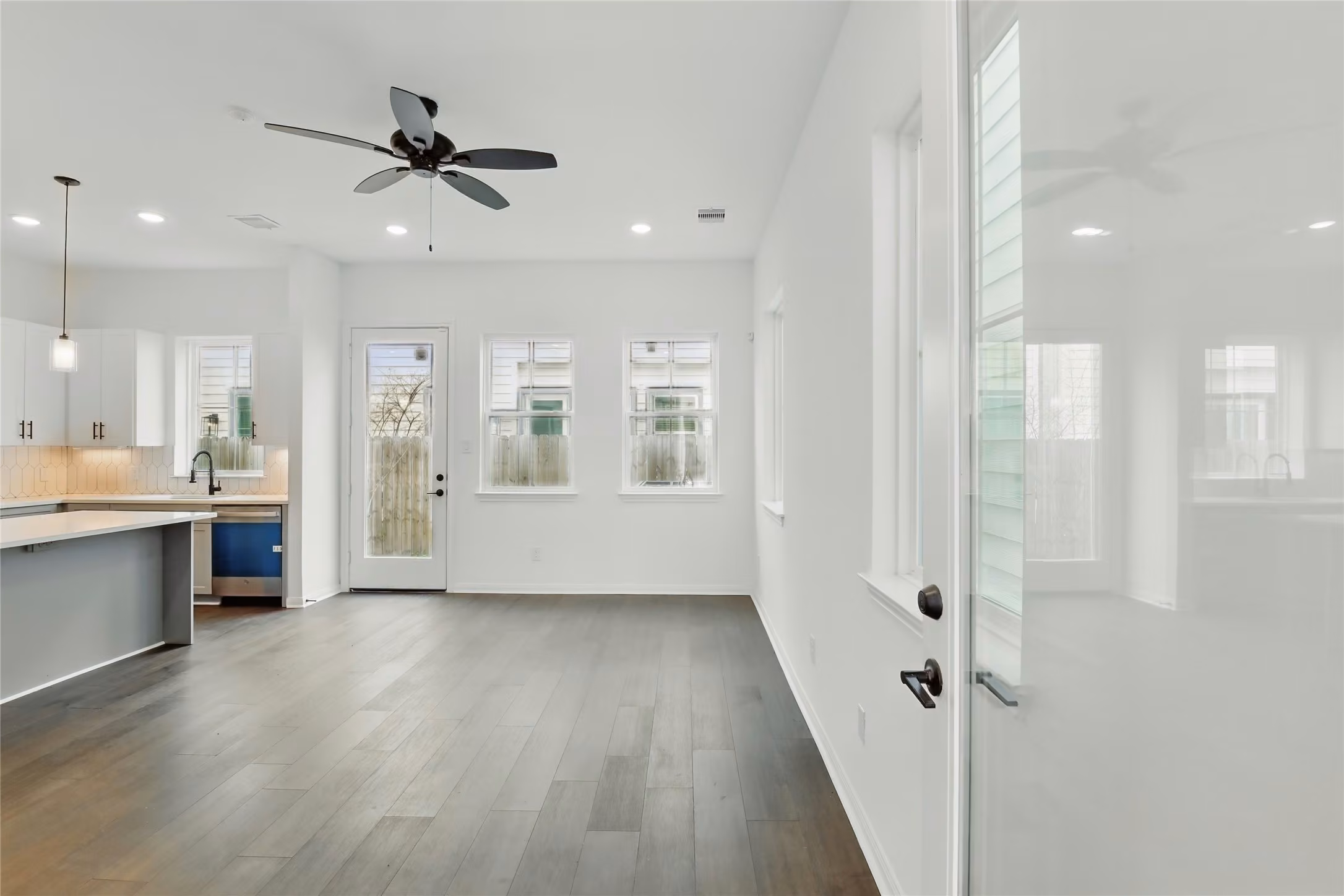 Photo 4 of 9902 Clark Road J, Houston, TX