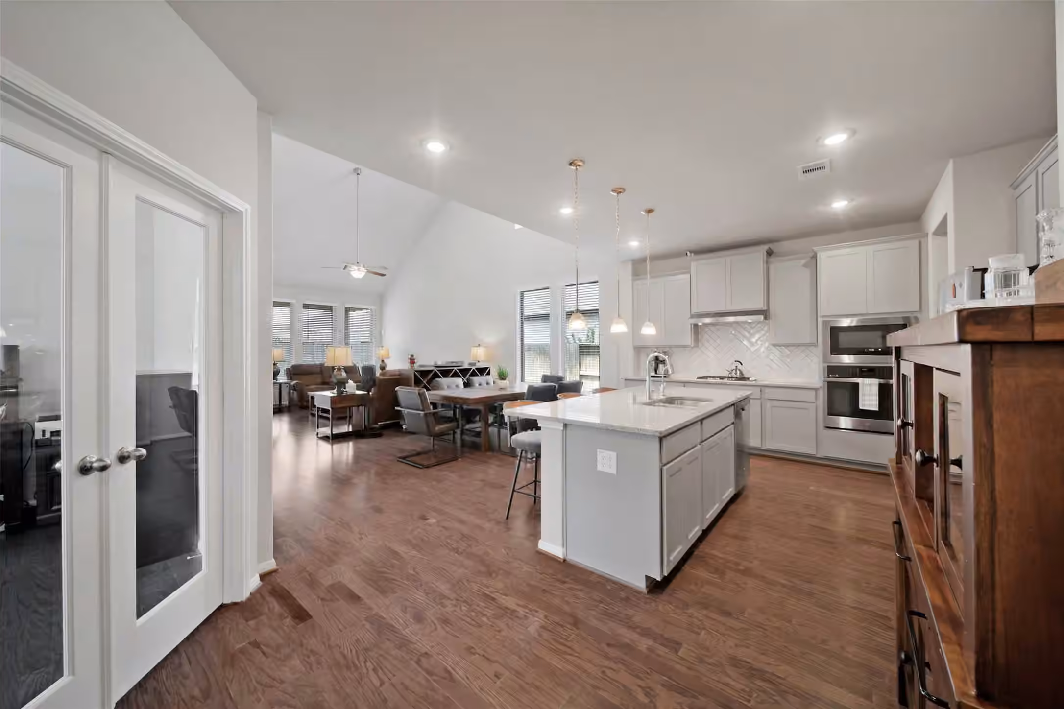 Photo 4 of 3715 Handel Drive, Rosharon, TX