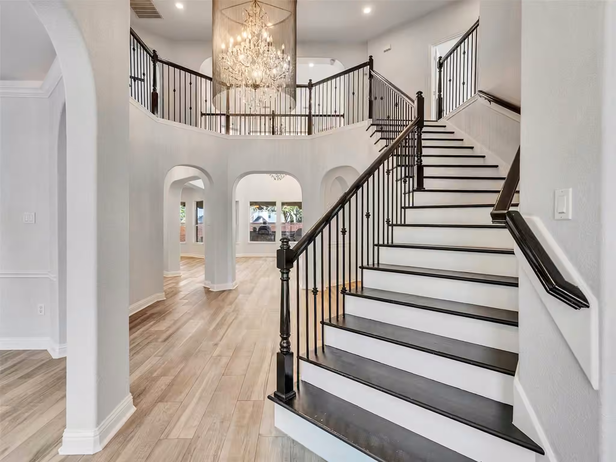 Photo 3 of 12304 Evening Bay Drive, Pearland, TX