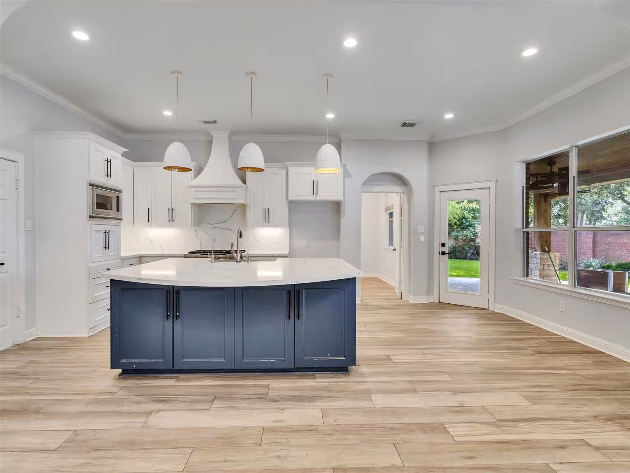 Photo 5 of 12304 Evening Bay Drive, Pearland, TX