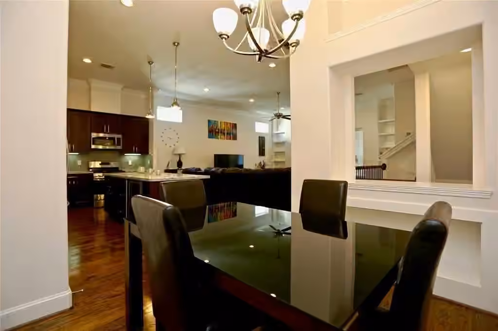 Photo 5 of 948 W 24th Street, Houston, TX