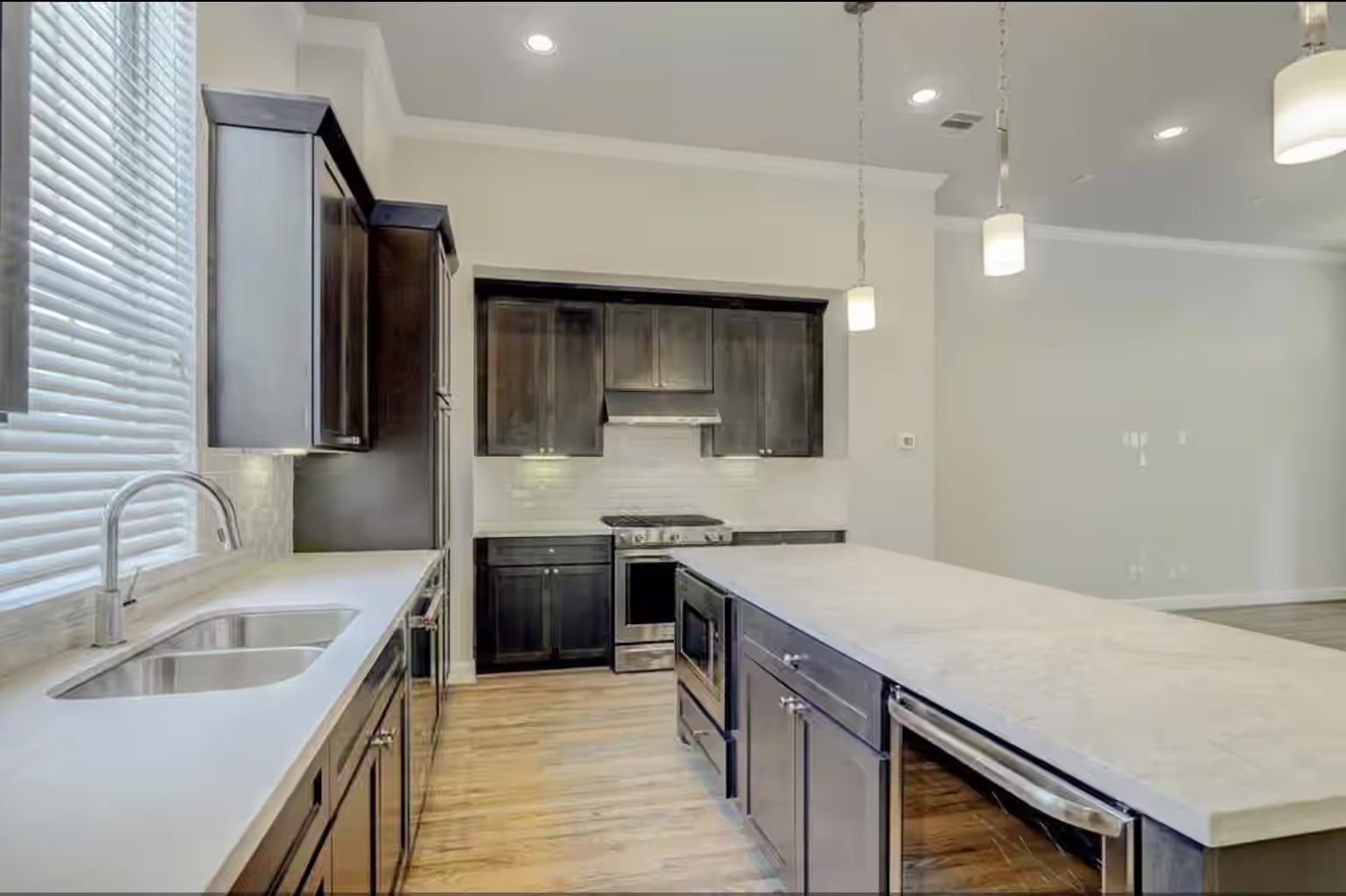 Photo 4 of 1040 W 26th Street B, Houston, TX