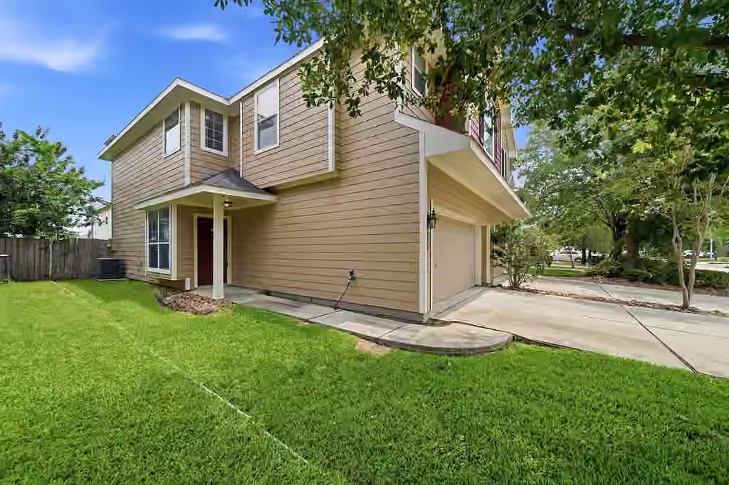 Photo 4 of 8915 Elm Drake Lane, Humble, TX