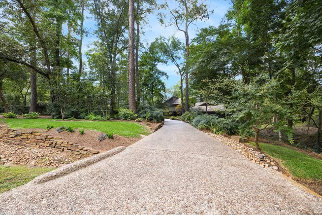 Photo 7 of 23414 Holly Hollow Street, Tomball, TX