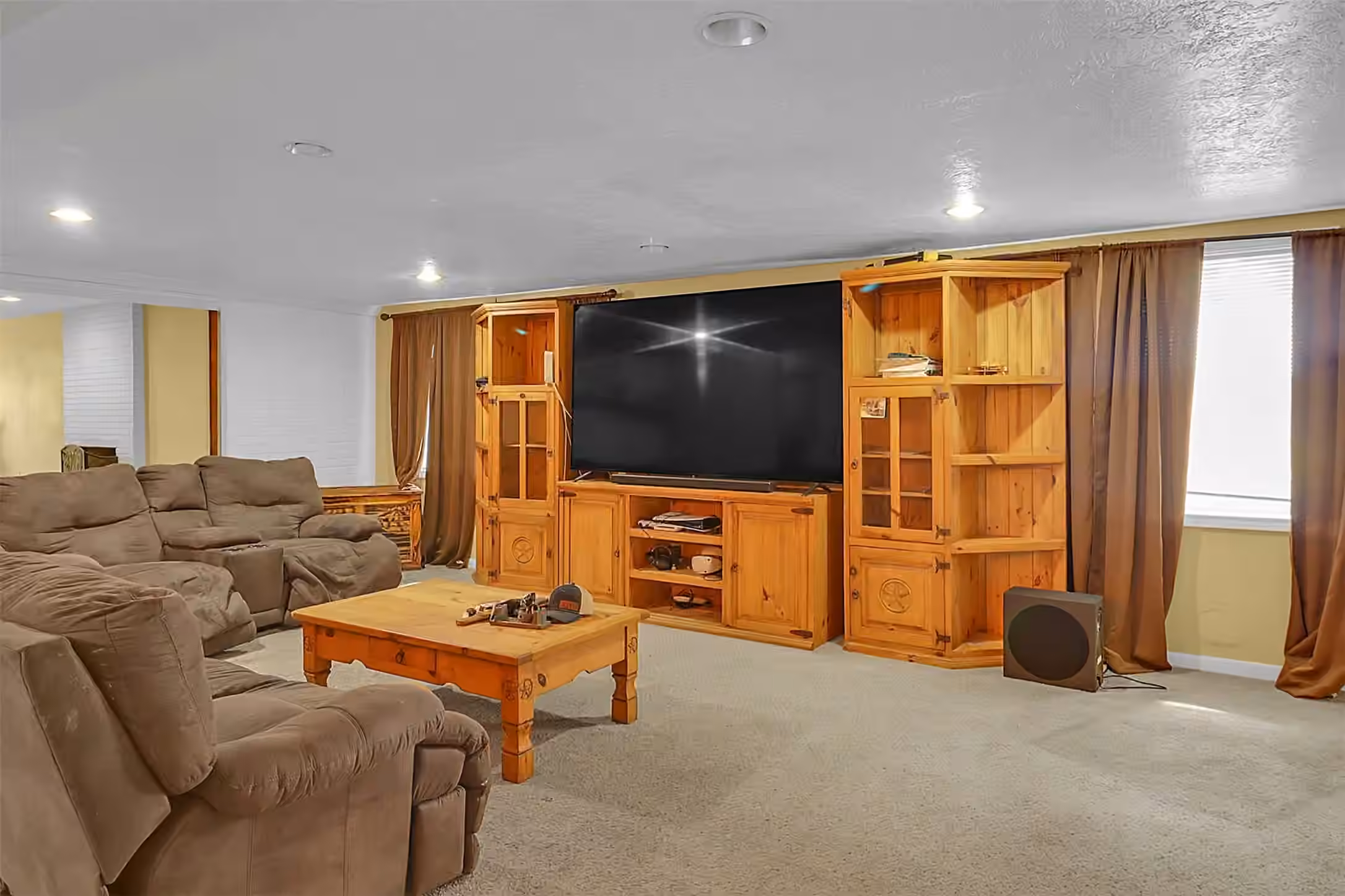 Photo 7 of 211 Rue Orleans Street, Baytown, TX