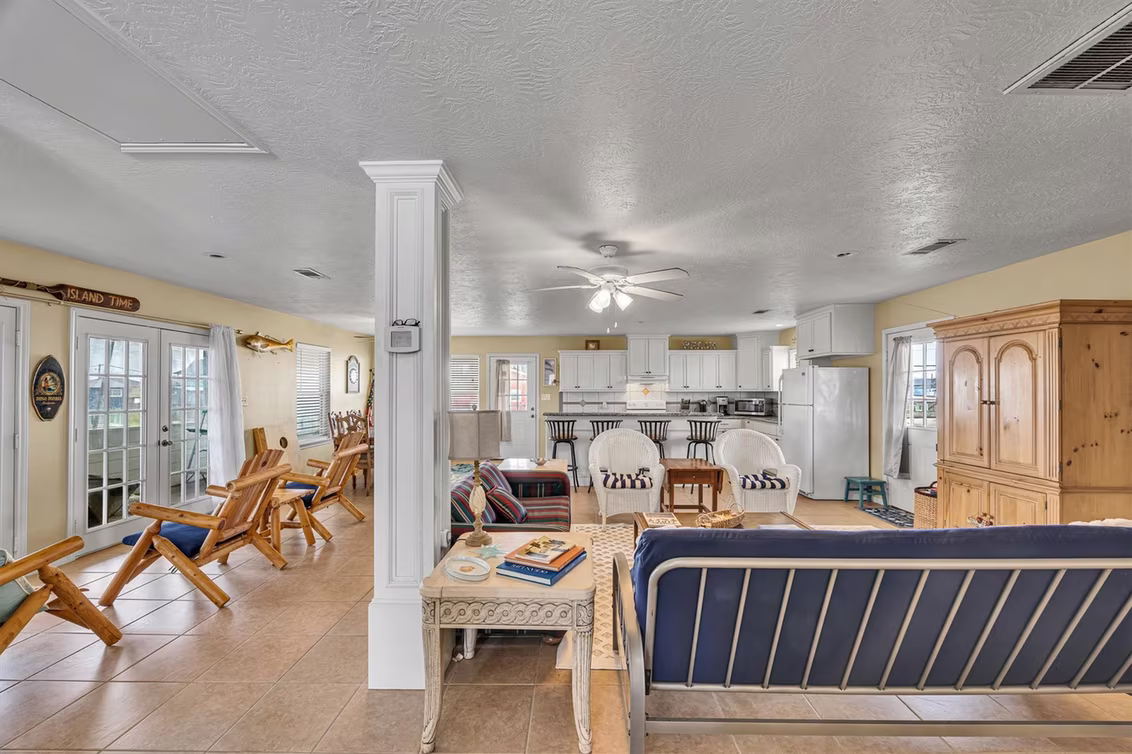 Photo 5 of 818 Sea Shell Drive, Freeport, TX
