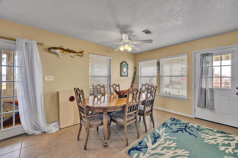 Photo 7 of 818 Sea Shell Drive, Freeport, TX