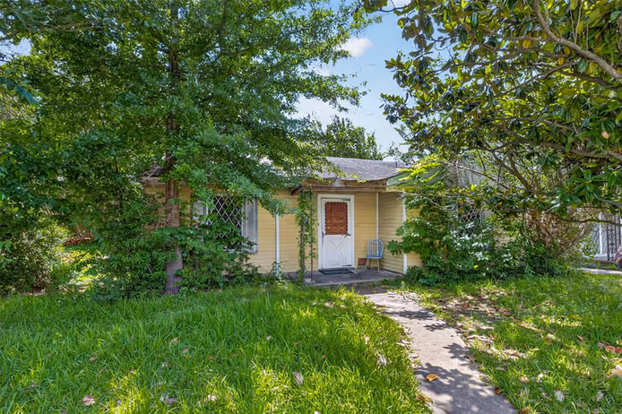 Photo 2 of 901 Gazin Street, Houston, TX