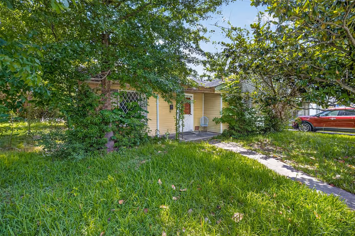 Photo 4 of 901 Gazin Street, Houston, TX