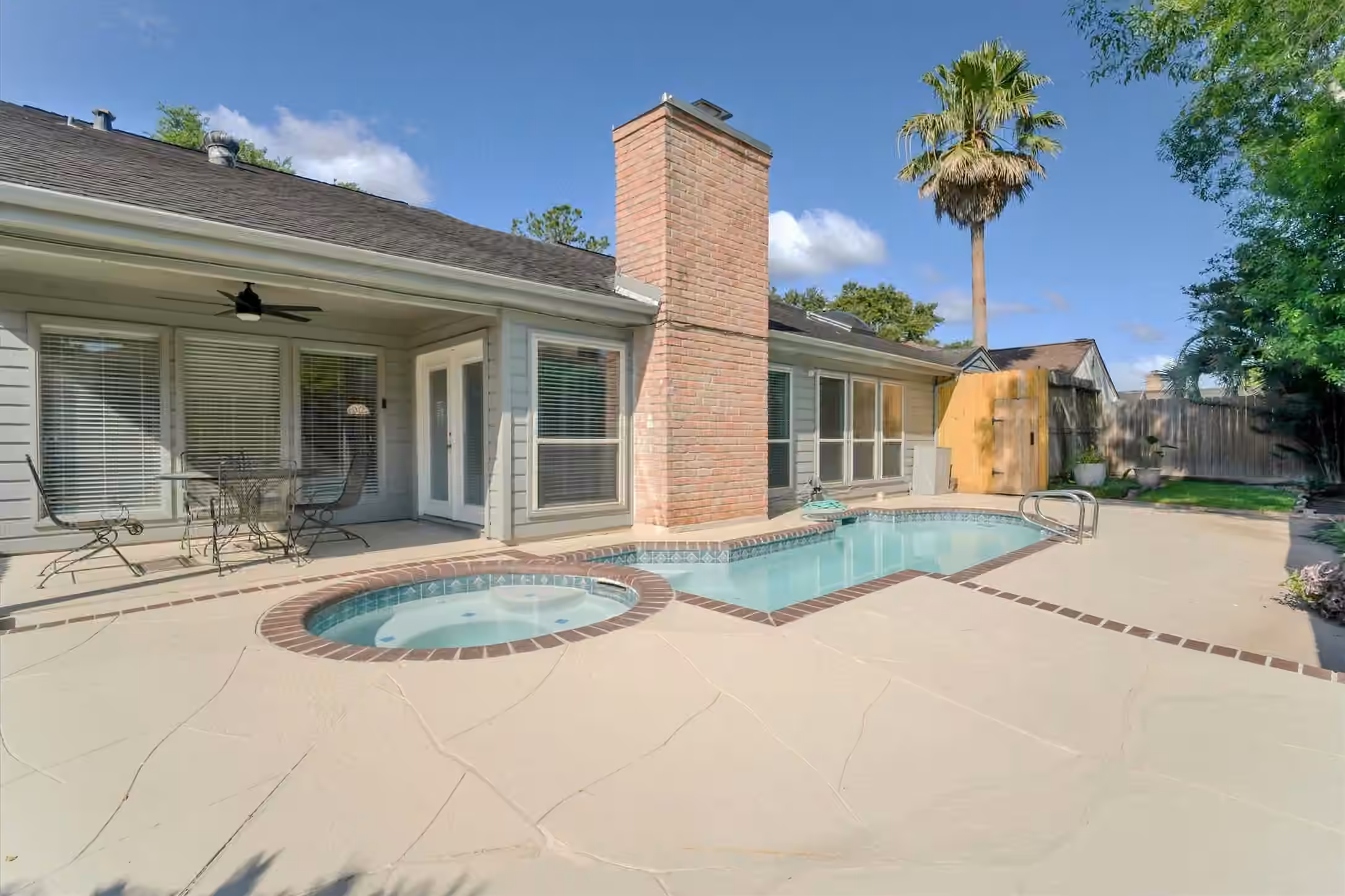 Photo 5 of 12206 Burgoyne Drive, Houston, TX