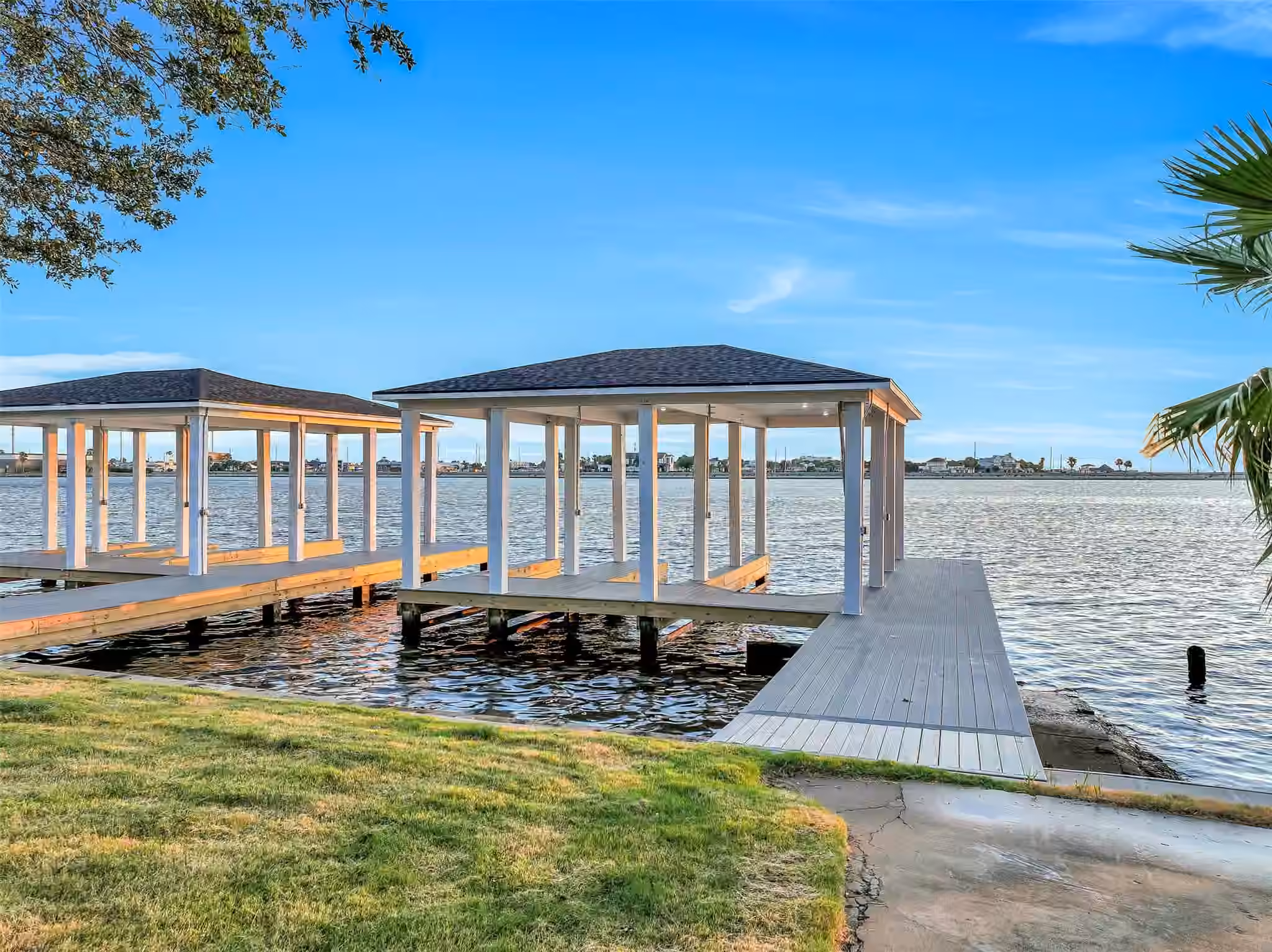 Photo 7 of 1517 Bayou Shore Drive, Galveston, TX