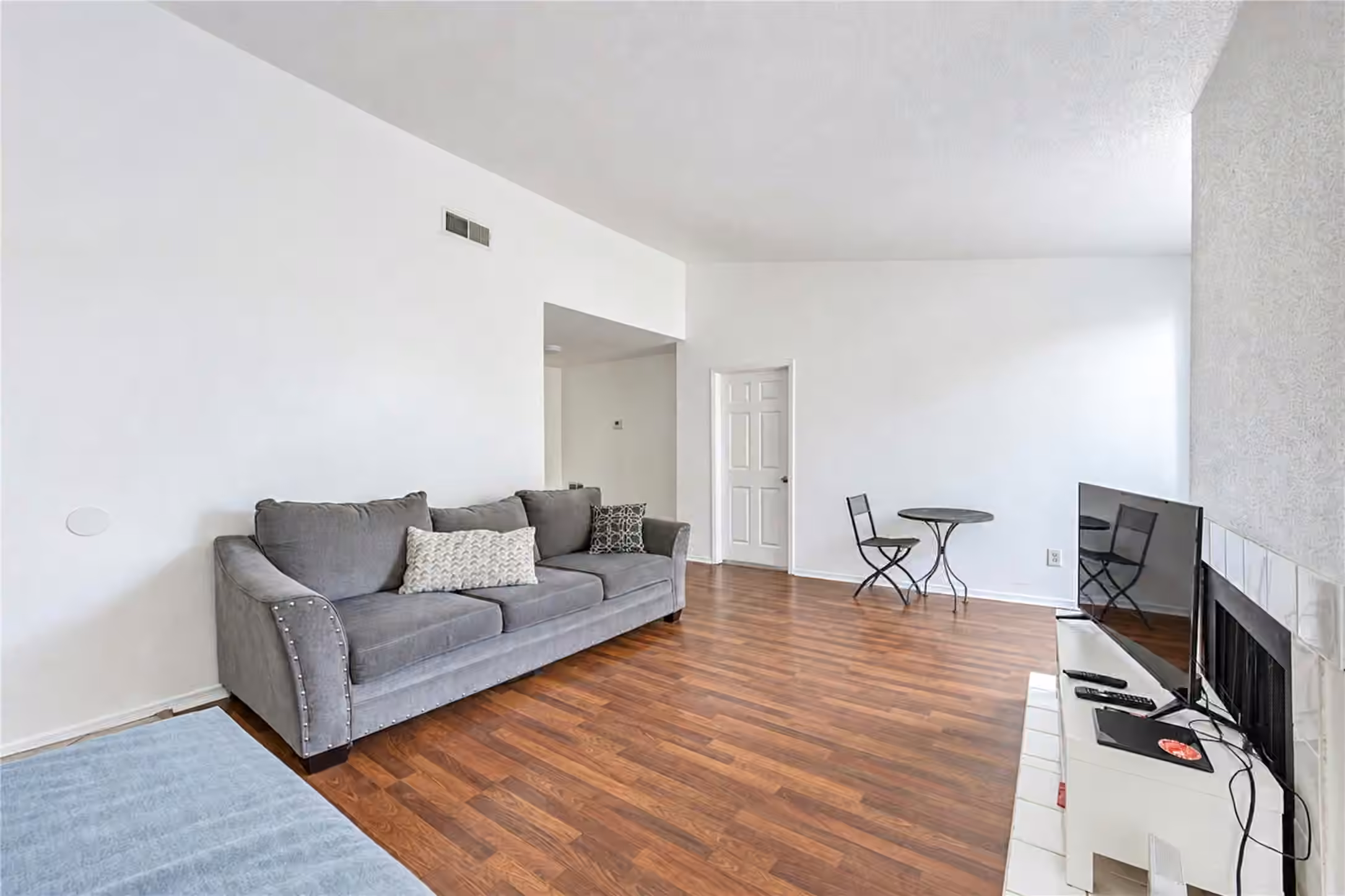 Photo 4 of 9707 Richmond Avenue 14, Houston, TX